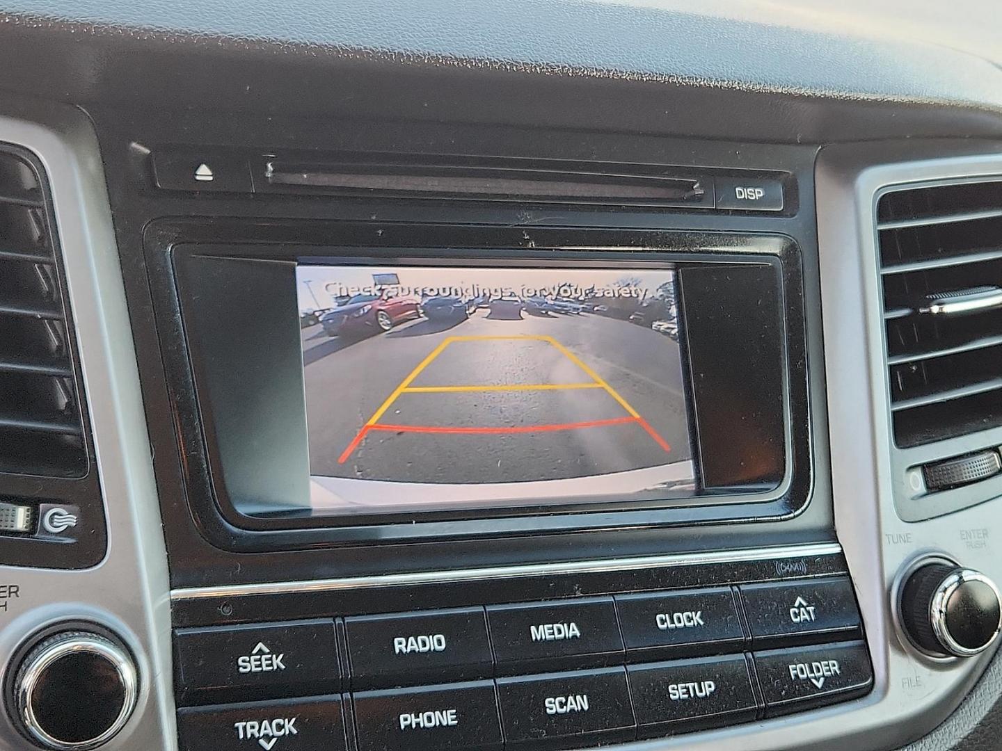 2017 Molten Silver - T8T /Gray - TGG Hyundai Tucson SE (KM8J23A48HU) with an Nu 2L I-4 gasoline direct injection, DOHC, D-CVVT variable valve control, regular unleaded, engine with 164HP engine, located at 4110 Avenue Q, Lubbock, 79412, 33.556553, -101.855820 - Photo#7