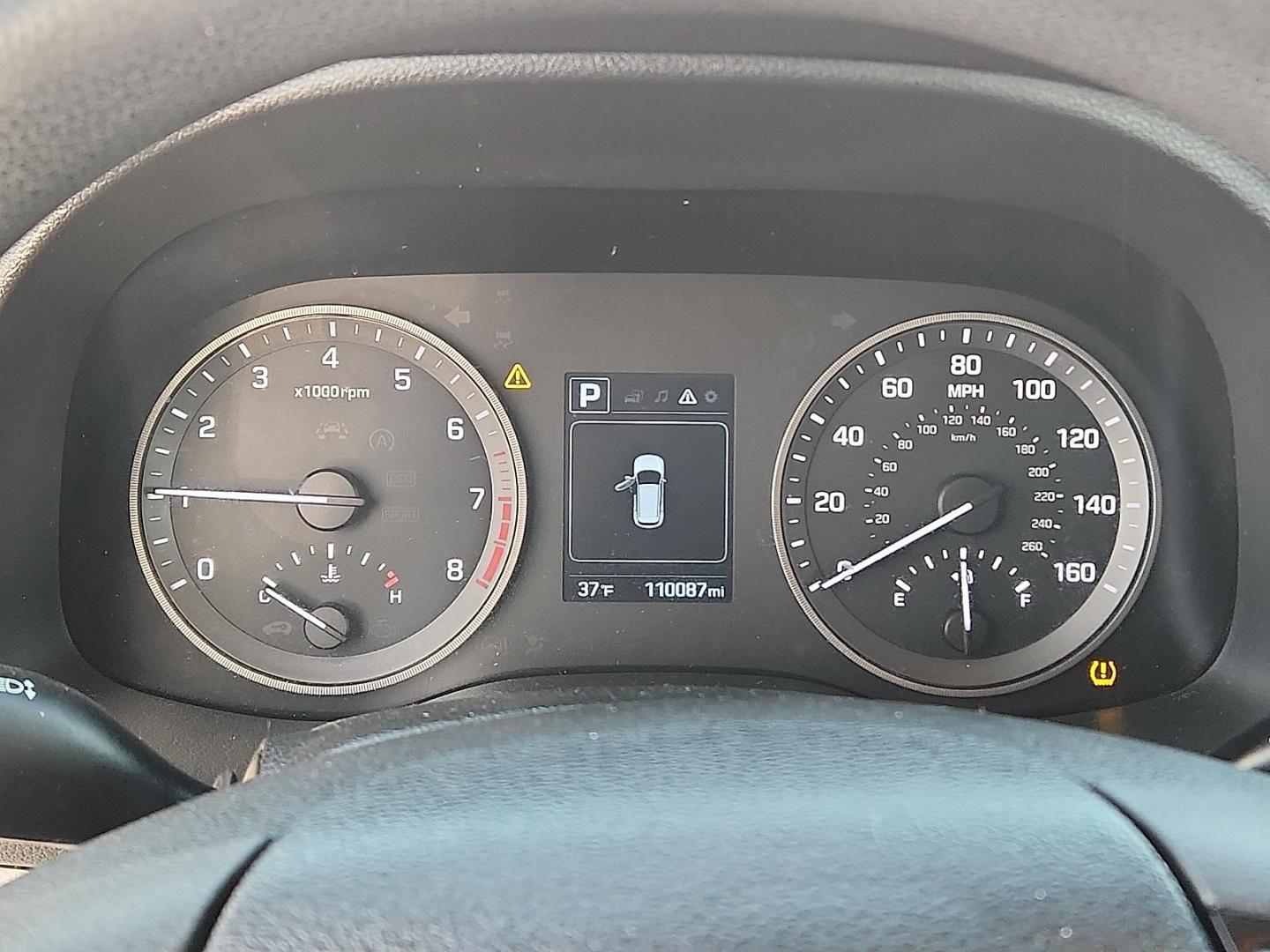 2017 Molten Silver - T8T /Gray - TGG Hyundai Tucson SE (KM8J23A48HU) with an Nu 2L I-4 gasoline direct injection, DOHC, D-CVVT variable valve control, regular unleaded, engine with 164HP engine, located at 4110 Avenue Q, Lubbock, 79412, 33.556553, -101.855820 - Photo#9