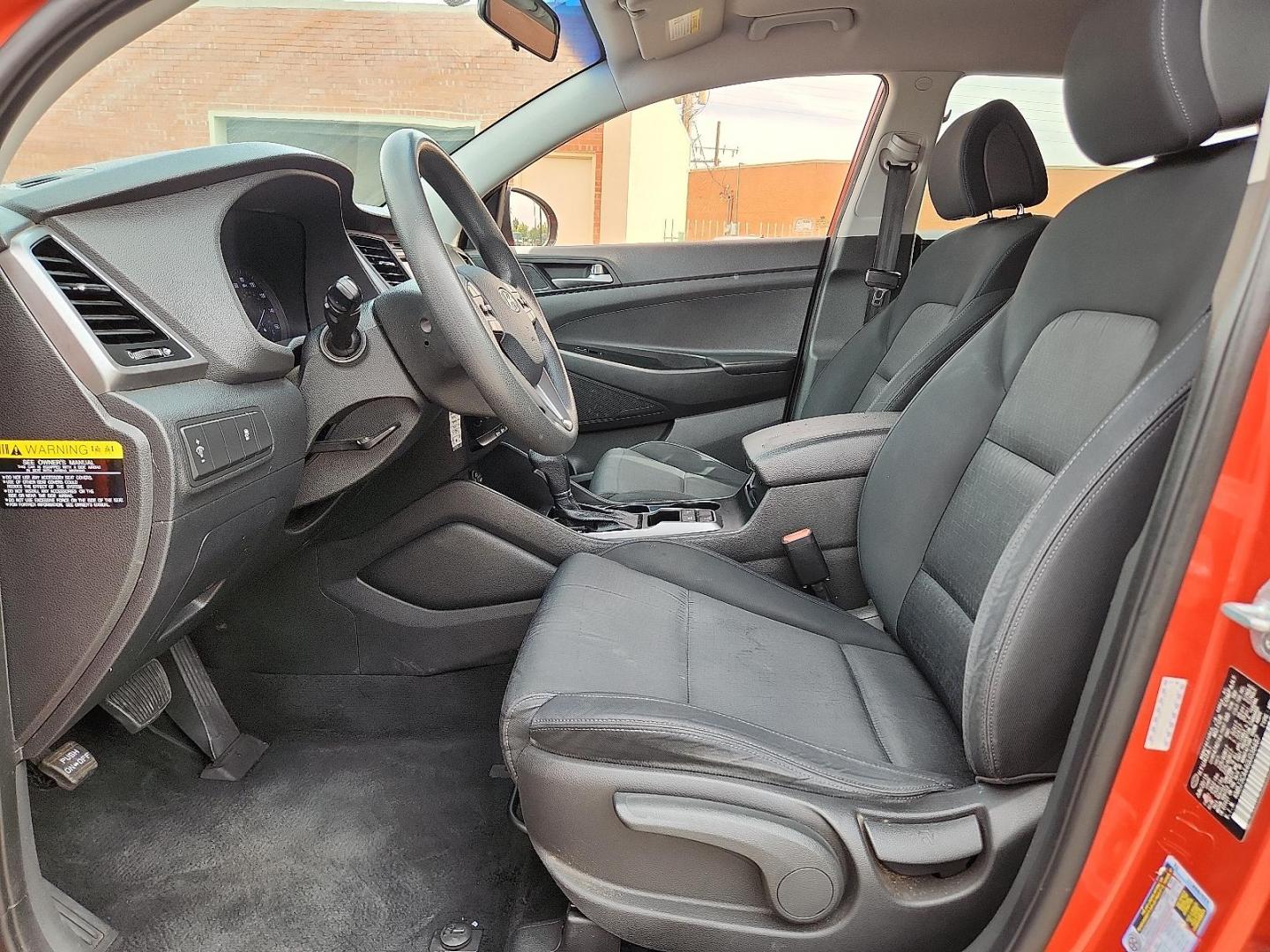 2016 Sedona Sunset - SA5 /Gray - TGG Hyundai Tucson SE (KM8J3CA44GU) with an Nu 2L I-4 gasoline direct injection, DOHC, variable valve control, regular unleaded, engine with 164HP engine, located at 4110 Avenue Q, Lubbock, 79412, 33.556553, -101.855820 - Photo#7