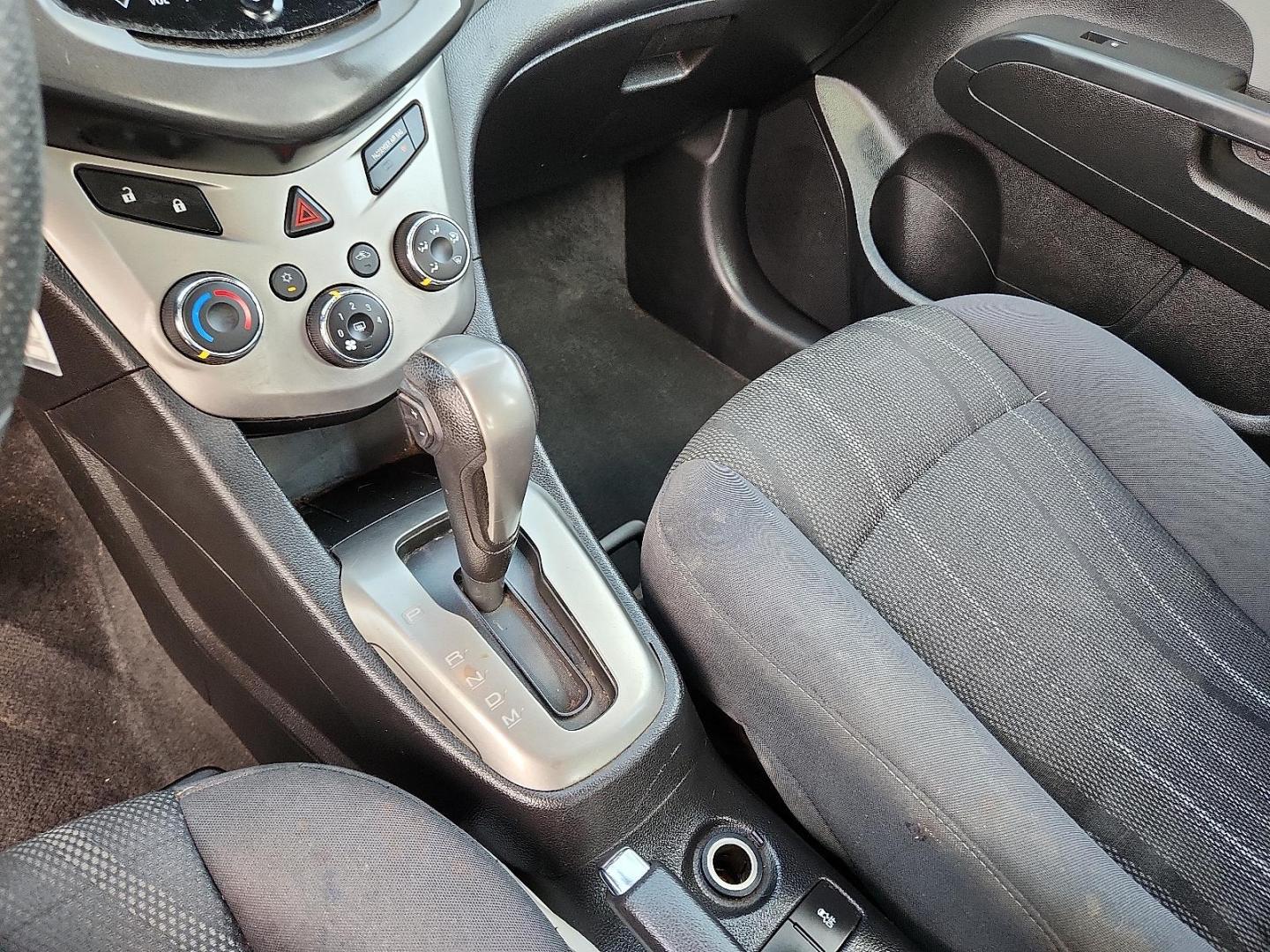 2016 SILVER Chevrolet Sonic LT Auto (1G1JC5SH2G4) with an Ecotec 1.8L I-4 DOHC, variable valve control, regular unleaded, engine with 138HP engine, located at 4110 Avenue Q, Lubbock, 79412, 33.556553, -101.855820 - Photo#11
