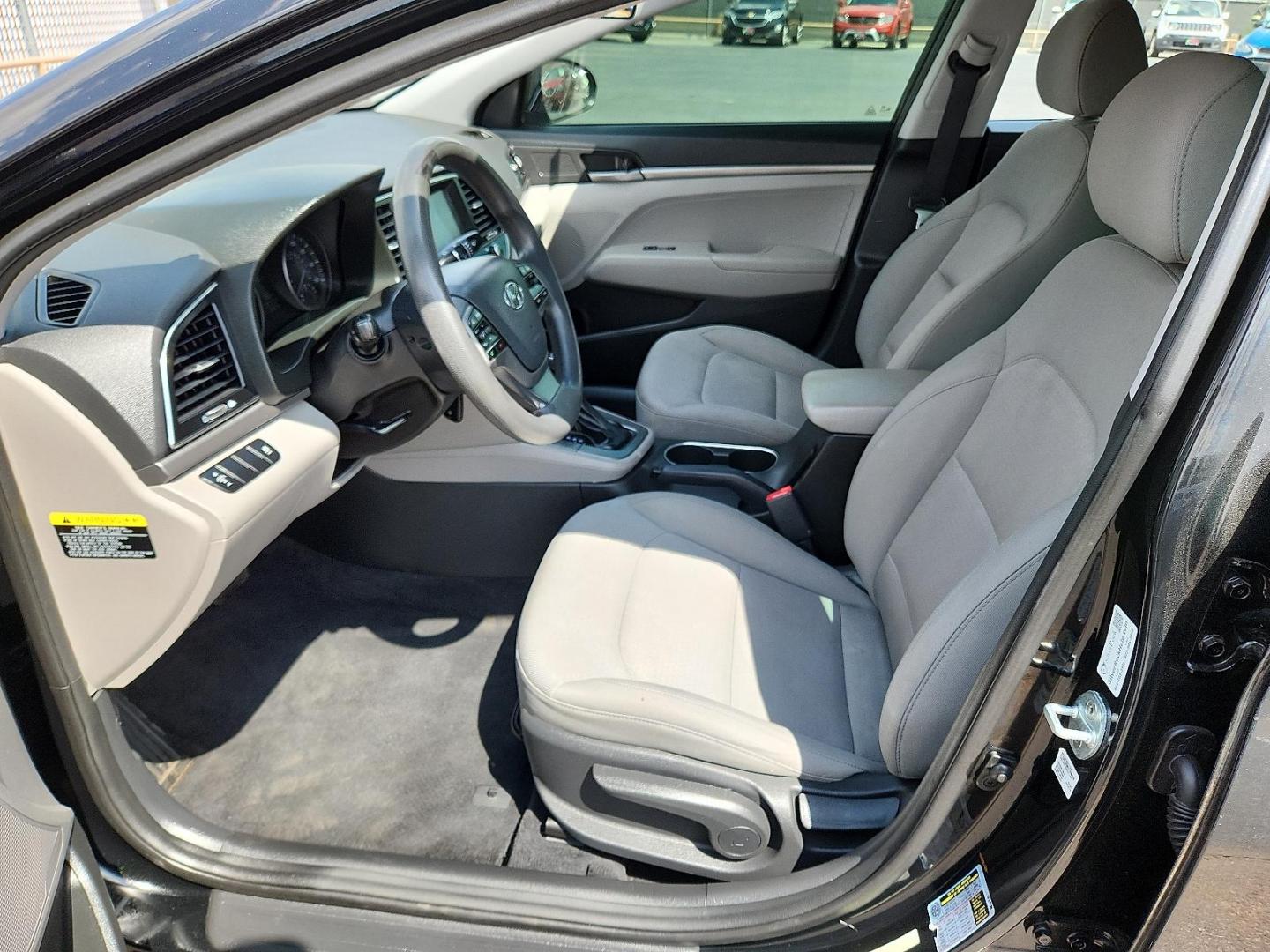 2018 BLACK Hyundai Elantra SE (5NPD74LF9JH) with an Nu 2L I-4 DOHC, D-CVVT variable valve control, regular unleaded, engine with 147HP engine, located at 4110 Avenue Q, Lubbock, 79412, 33.556553, -101.855820 - 04/19/2025 KEY IN ENVELOPE GOD - Photo#6