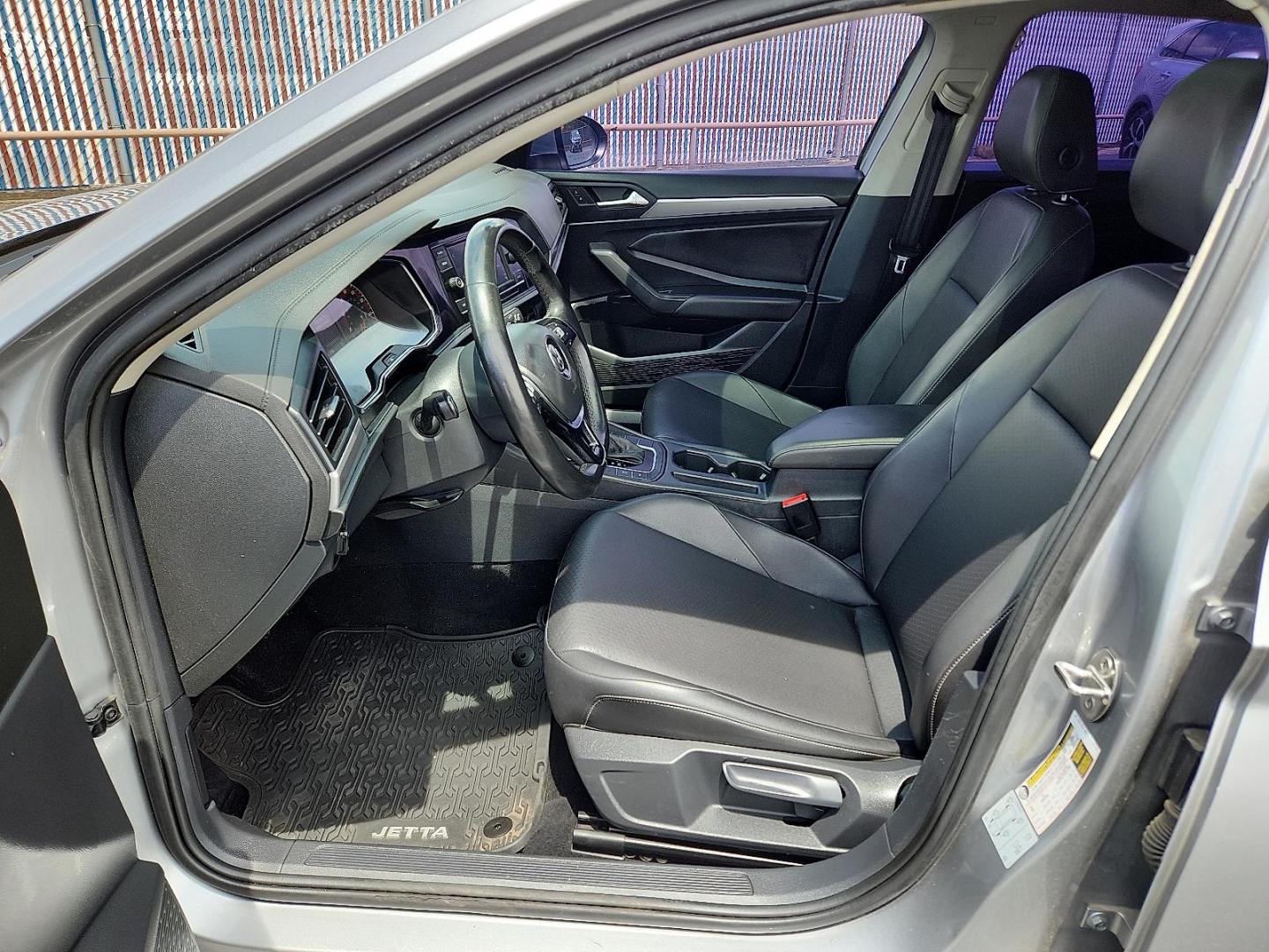 2019 SILVER Volkswagen Jetta 1.4T R-Line (3VWCB7BU4KM) with an 1.4L I-4 gasoline direct injection, DOHC, variable valve control, intercooled turbo, regular unleaded, engine with 147HP engine, located at 4110 Avenue Q, Lubbock, 79412, 33.556553, -101.855820 - 05/03/2025 KEY IN ENVELOPE GOD - Photo#6