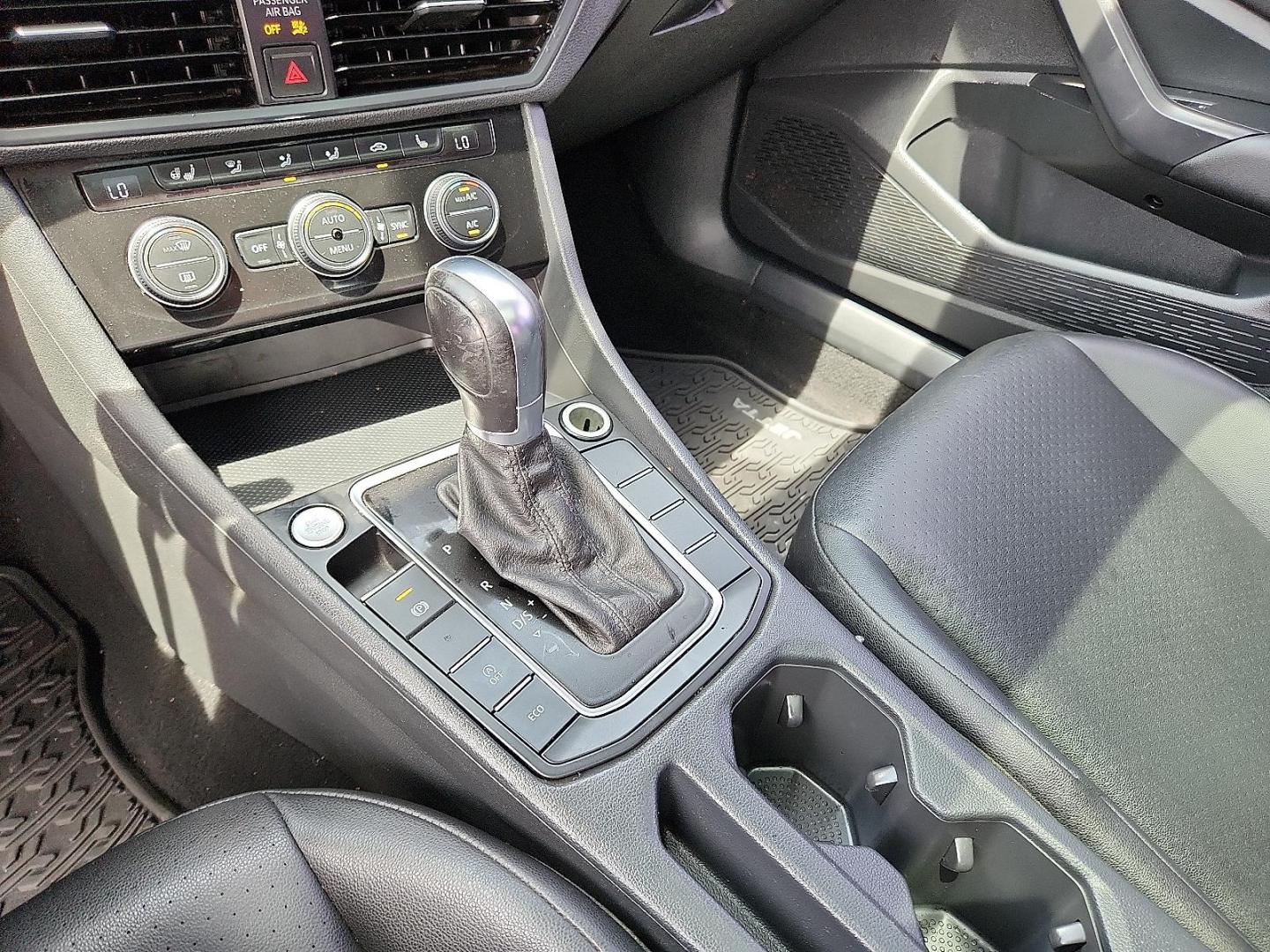 2019 SILVER Volkswagen Jetta 1.4T R-Line (3VWCB7BU4KM) with an 1.4L I-4 gasoline direct injection, DOHC, variable valve control, intercooled turbo, regular unleaded, engine with 147HP engine, located at 4110 Avenue Q, Lubbock, 79412, 33.556553, -101.855820 - 05/03/2025 KEY IN ENVELOPE GOD - Photo#11