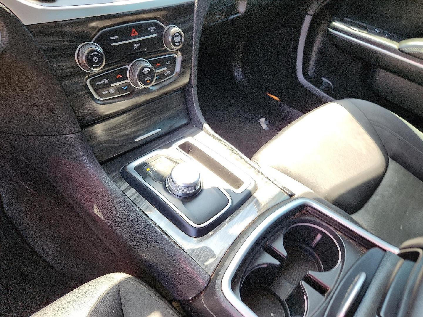2018 GRAY Chrysler 300 Touring (2C3CCAAG1JH) with an Pentastar 3.6L V-6 DOHC, variable valve control, regular unleaded, engine with 292HP engine, located at 4110 Avenue Q, Lubbock, 79412, 33.556553, -101.855820 - 04/25/2025 key inenvelope god - Photo#11