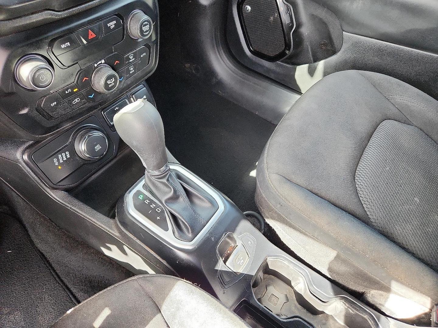 2018 GRAY Jeep Renegade Altitude 4x4 (ZACCJBBB3JP) with an Tigershark MultiAir 2.4L I-4 variable valve control, regular unleaded, engine with 180HP engine, located at 4110 Avenue Q, Lubbock, 79412, 33.556553, -101.855820 - 05/02/2025 KEY IN ENVELOPE GOD - Photo#11