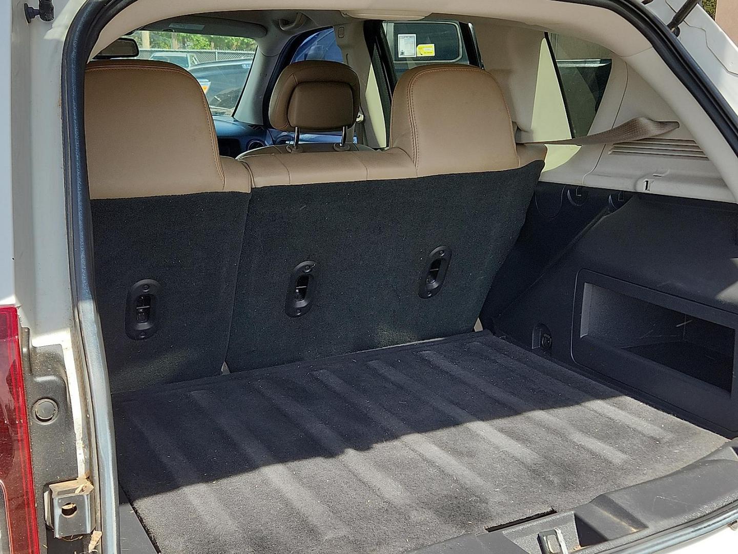 2014 WHITE /Light Pebble Beige/Dark Slate Gray - DK Jeep Compass Latitude (1C4NJCEB5ED) with an 2.4L I-4 DOHC, variable valve control, regular unleaded, engine with 172HP engine, located at 4110 Avenue Q, Lubbock, 79412, 33.556553, -101.855820 - Photo#5