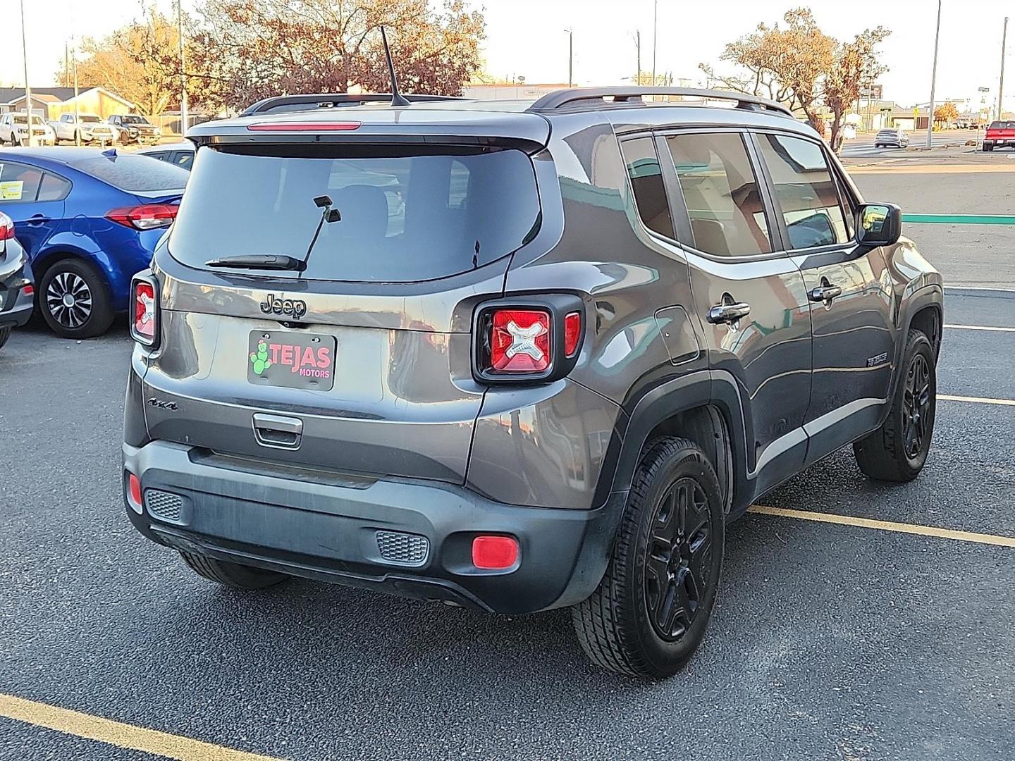 2018 Granite Crystal Metallic Clearcoat - PAU /Black - X9 Jeep Renegade Upland Edition 4x4 (ZACCJBAB2JP) with an Tigershark MultiAir 2.4L I-4 variable valve control, regular unleaded, engine with 180HP engine, located at 4110 Avenue Q, Lubbock, 79412, 33.556553, -101.855820 - Photo#2