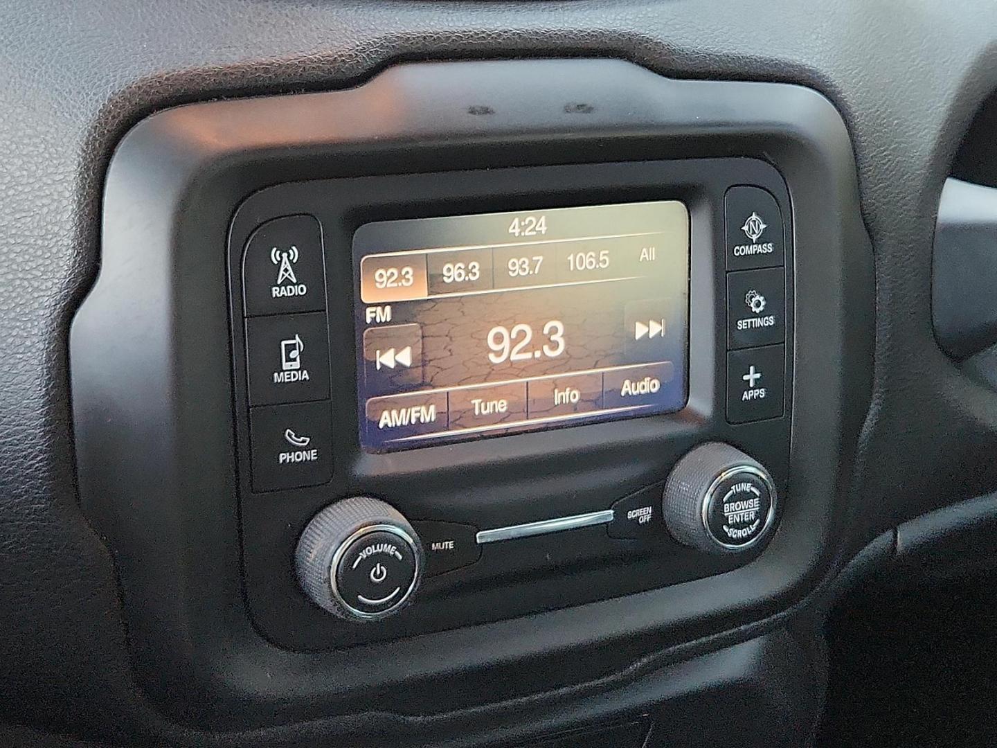 2018 Granite Crystal Metallic Clearcoat - PAU /Black - X9 Jeep Renegade Upland Edition 4x4 (ZACCJBAB2JP) with an Tigershark MultiAir 2.4L I-4 variable valve control, regular unleaded, engine with 180HP engine, located at 4110 Avenue Q, Lubbock, 79412, 33.556553, -101.855820 - Photo#8