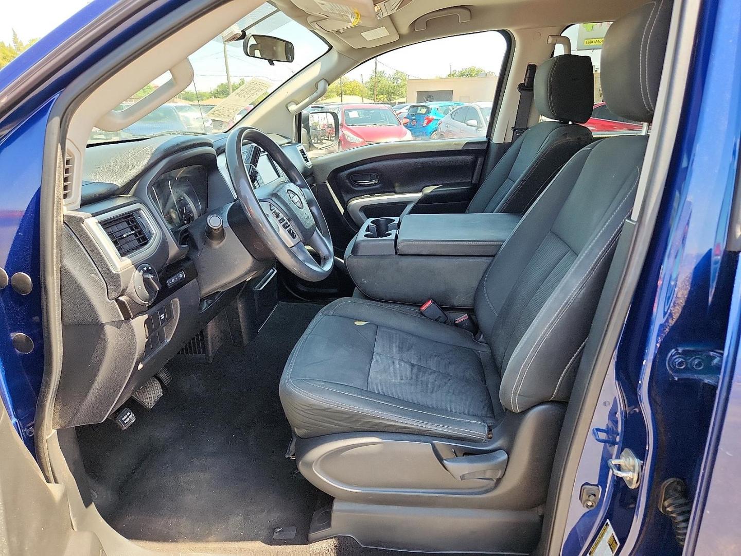 2019 Deep Blue Pearl Metallic - RAY Nissan TITAN SV (1N6AA1EK2KN) with an Endurance 5.6L V-8 gasoline direct injection, DOHC, variable valve control, regular unleaded, engine with 390HP engine, located at 4110 Avenue Q, Lubbock, 79412, 33.556553, -101.855820 - 05/13/2025 KEY IN ENVELOPE GOD - Photo#6