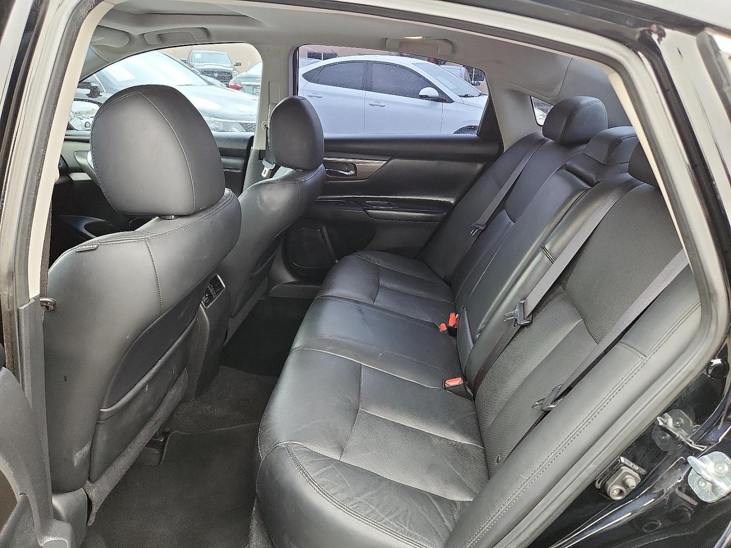 2014 Super Black - KH3 /Charcoal - Z Nissan Altima 3.5 SL (1N4BL3AP0EC) with an VQ 3.5L V-6 DOHC, variable valve control, regular unleaded, engine with 270HP engine, located at 4110 Avenue Q, Lubbock, 79412, 33.556553, -101.855820 - Photo#4