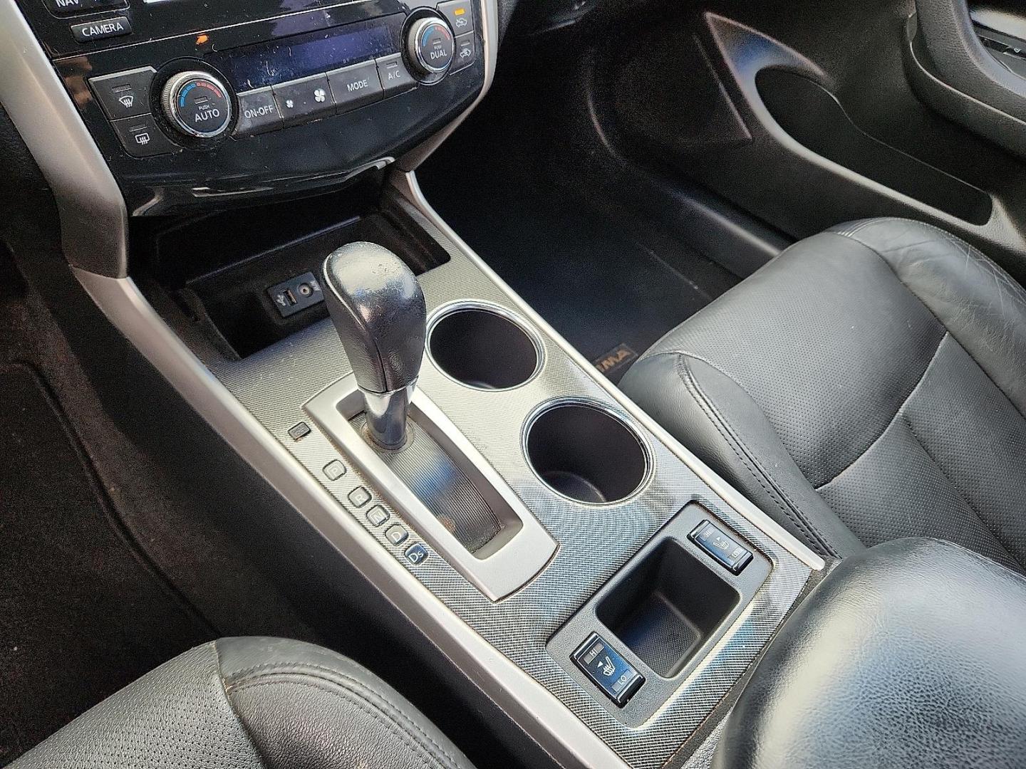 2014 Super Black - KH3 /Charcoal - Z Nissan Altima 3.5 SL (1N4BL3AP0EC) with an VQ 3.5L V-6 DOHC, variable valve control, regular unleaded, engine with 270HP engine, located at 4110 Avenue Q, Lubbock, 79412, 33.556553, -101.855820 - Photo#10