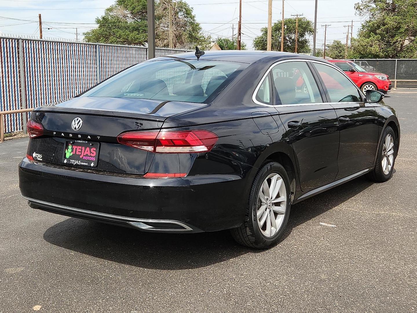 2020 /Titan Black - HL Volkswagen Passat 2.0T SE (1VWSA7A35LC) with an 2L I-4 gasoline direct injection, DOHC, variable valve control, intercooled turbo, regular unleaded, engine with 174HP engine, located at 4110 Avenue Q, Lubbock, 79412, 33.556553, -101.855820 - Photo#3