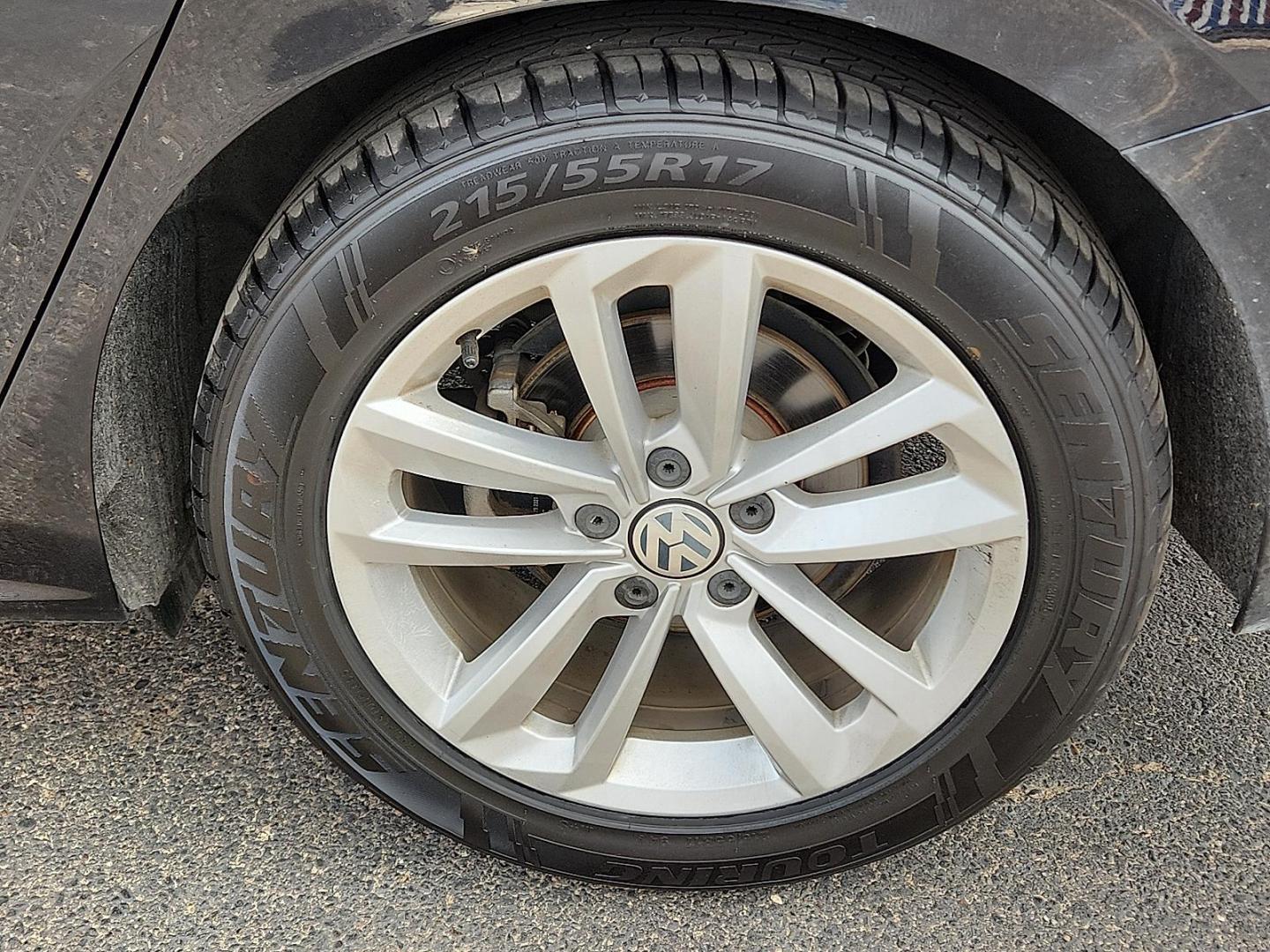 2020 /Titan Black - HL Volkswagen Passat 2.0T SE (1VWSA7A35LC) with an 2L I-4 gasoline direct injection, DOHC, variable valve control, intercooled turbo, regular unleaded, engine with 174HP engine, located at 4110 Avenue Q, Lubbock, 79412, 33.556553, -101.855820 - Photo#4