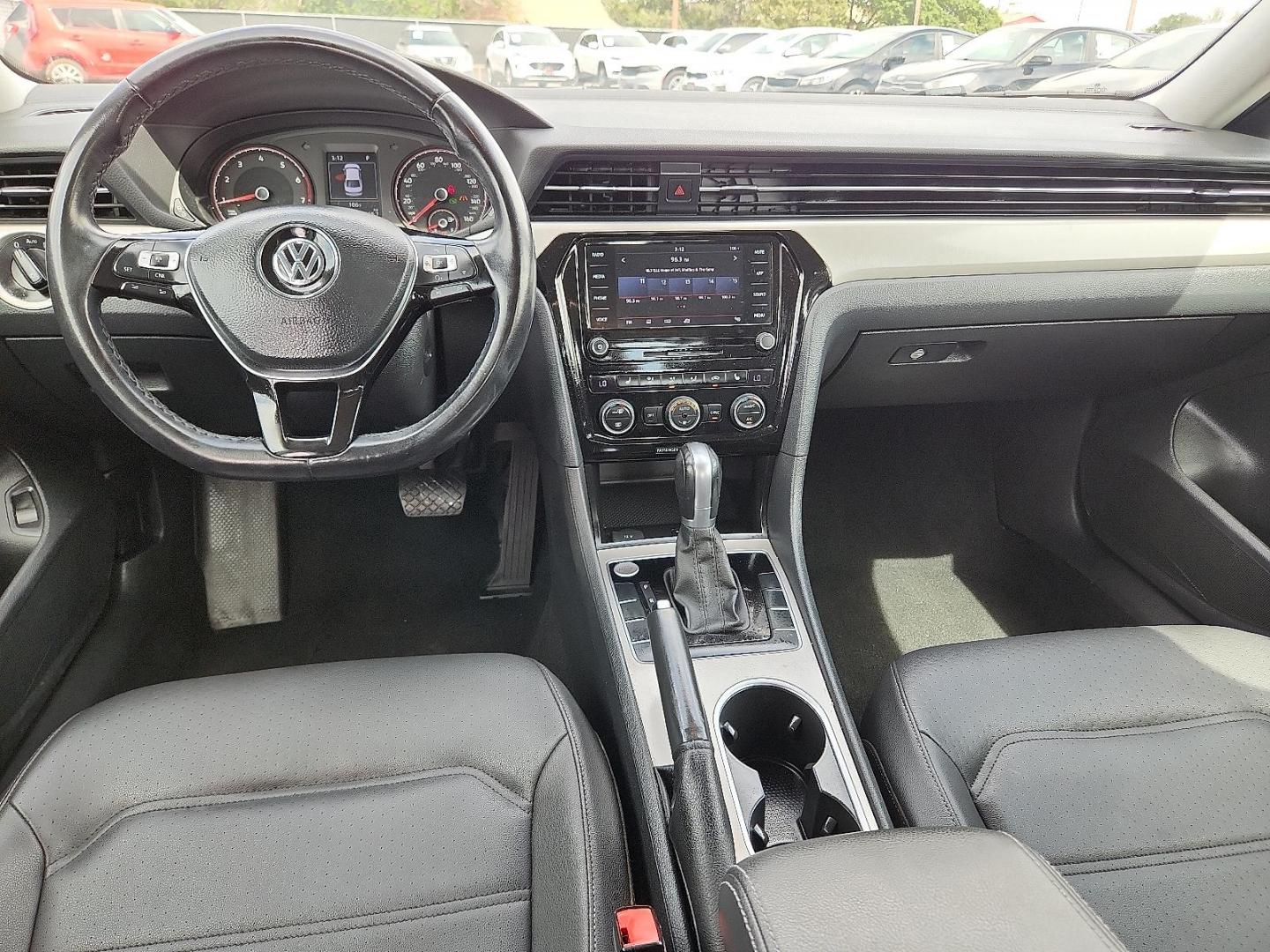 2020 /Titan Black - HL Volkswagen Passat 2.0T SE (1VWSA7A35LC) with an 2L I-4 gasoline direct injection, DOHC, variable valve control, intercooled turbo, regular unleaded, engine with 174HP engine, located at 4110 Avenue Q, Lubbock, 79412, 33.556553, -101.855820 - Photo#6