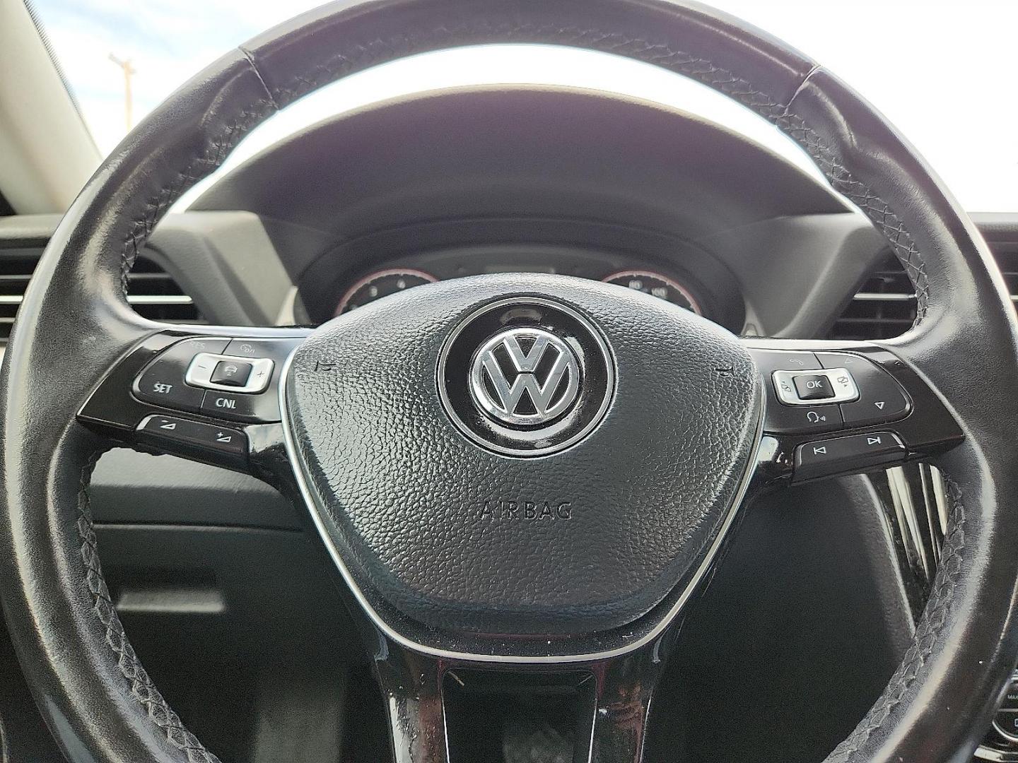 2020 /Titan Black - HL Volkswagen Passat 2.0T SE (1VWSA7A35LC) with an 2L I-4 gasoline direct injection, DOHC, variable valve control, intercooled turbo, regular unleaded, engine with 174HP engine, located at 4110 Avenue Q, Lubbock, 79412, 33.556553, -101.855820 - Photo#10