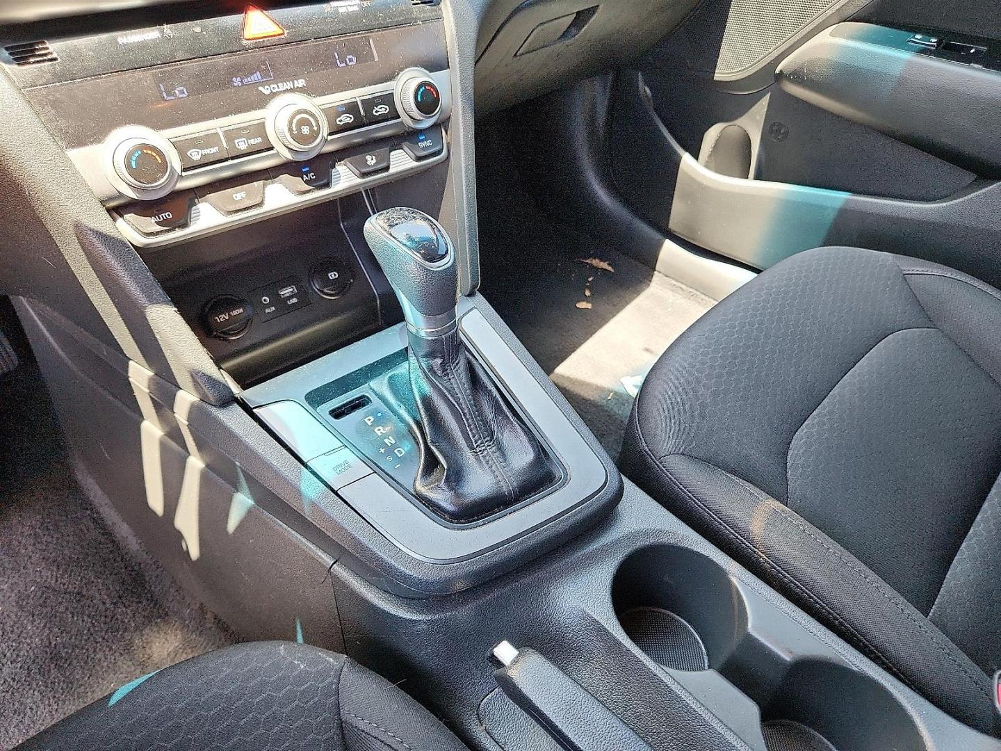 2020 SILVER Hyundai Elantra SEL (5NPD84LF7LH) with an Nu 2L I-4 DOHC, D-CVVT variable valve control, regular unleaded, engine with 147HP engine, located at 4110 Avenue Q, Lubbock, 79412, 33.556553, -101.855820 - 04/05/2025 KEY IN ENVELOPE GOD - Photo#11