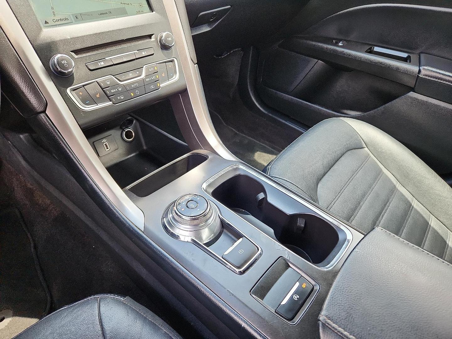 2017 WHITE Ford Fusion SE (3FA6P0HD7HR) with an EcoBoost 1.5L I-4 gasoline direct injection, DOHC, Ti-VCT variable valve control, intercooled turbo, regular unleaded, engine with 181HP engine, located at 4110 Avenue Q, Lubbock, 79412, 33.556553, -101.855820 - 05/28/2025 KEY IN ENVELOPE GOD - Photo#11