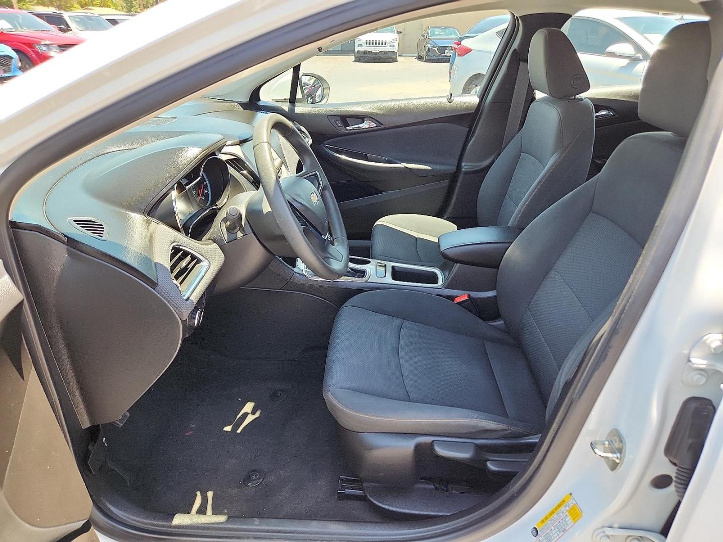 2018 WHITE Chevrolet Cruze LS Auto (1G1BC5SMXJ7) with an 1.4L I-4 gasoline direct injection, DOHC, variable valve control, intercooled turbo, regular unleaded, engine with 153HP engine, located at 4110 Avenue Q, Lubbock, 79412, 33.556553, -101.855820 - 06/07/2025 KEY IN ENVELOPE GOD - Photo#6