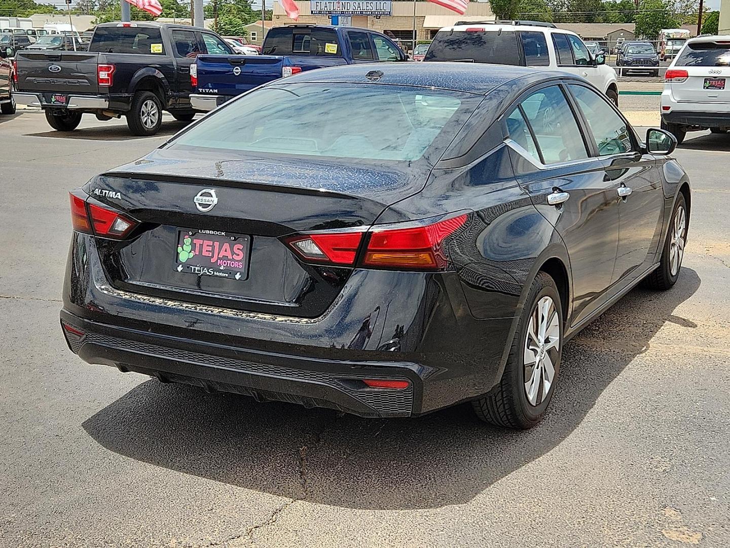 2020 BLACK Nissan Altima S FWD (1N4BL4BV9LC) with an 2.5L I-4 gasoline direct injection, DOHC, CVTCS variable valve control, regular unleaded, engine with 188HP engine, located at 4110 Avenue Q, Lubbock, 79412, 33.556553, -101.855820 - 06/14/2025 KEY IN ENVELOPE GOD - Photo#1