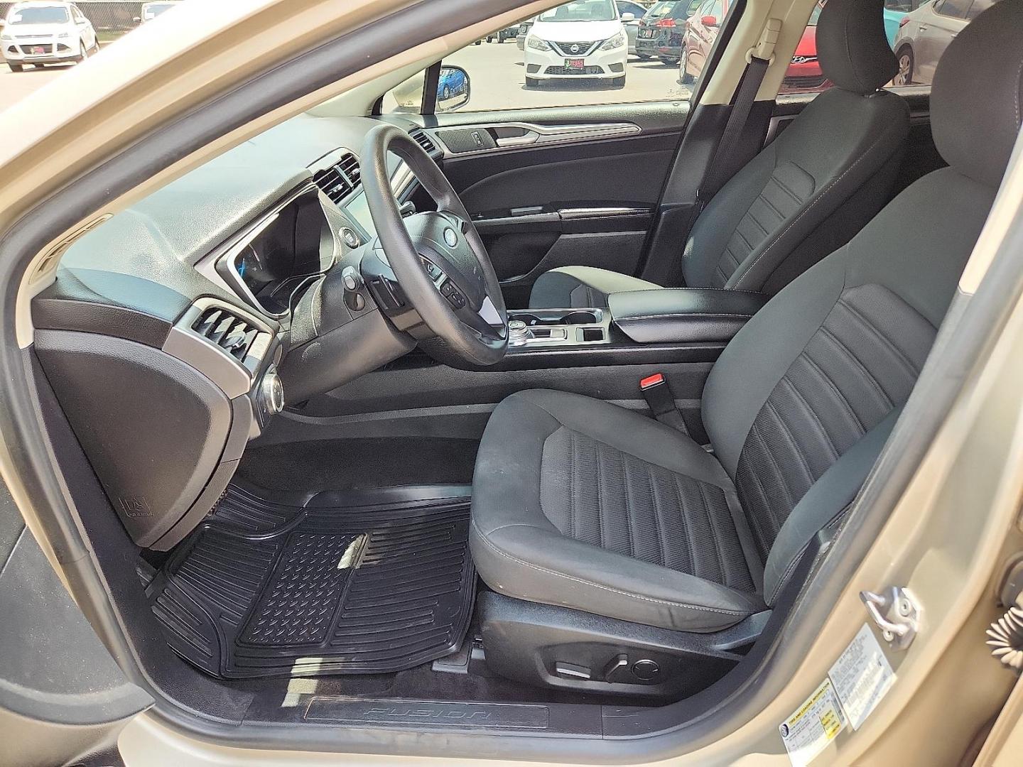 2019 GOLD Ford Fusion SE (3FA6P0T92KR) with an EcoBoost 2L I-4 gasoline direct injection, DOHC, variable valve control, intercooled turbo, premium unleaded, engine with 245HP engine, located at 4110 Avenue Q, Lubbock, 79412, 33.556553, -101.855820 - 06/14/2025 KEY IN ENVELOPE GOD - Photo#6