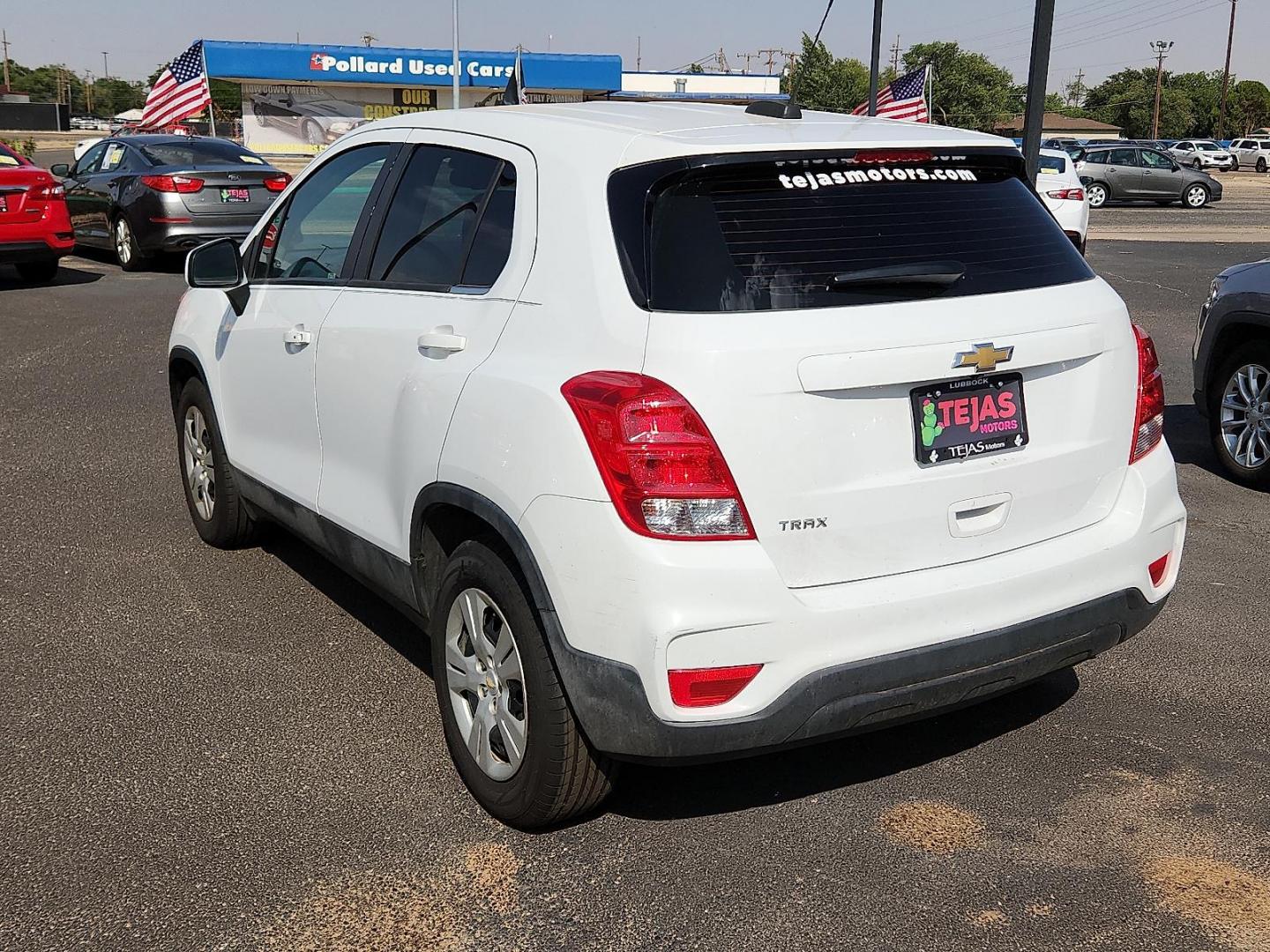 2021 Summit White - GAZ /Jet Black - AES Chevrolet Trax FWD LT (KL7CJLSB2MB) with an ECOTEC 1.4L I-4 DOHC, VVT variable valve control, intercooled turbo, regular unleaded, engine with 138HP engine, located at 4110 Avenue Q, Lubbock, 79412, 33.556553, -101.855820 - Photo#2