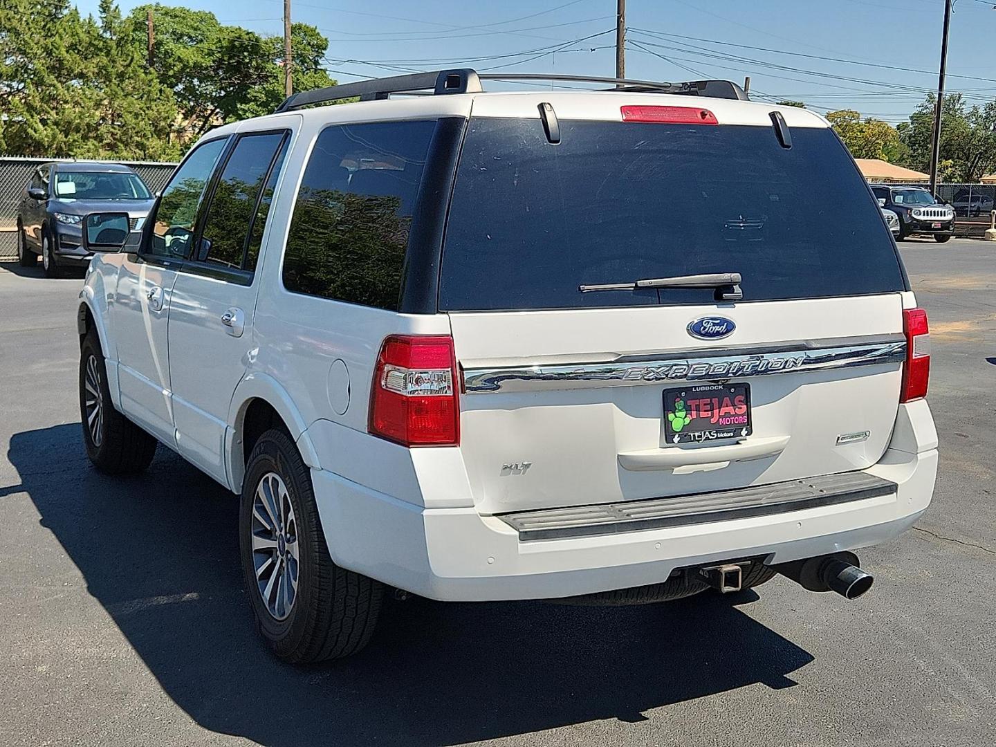 2017 WHITE Ford Expedition XLT (1FMJU1JT0HE) with an EcoBoost 3.5L V-6 gasoline direct injection, DOHC, variable valve control, twin turbo, regular unleaded, engine with 365HP engine, located at 4110 Avenue Q, Lubbock, 79412, 33.556553, -101.855820 - 06/21/2024 KEY IN ENVELOPE GOD - Photo#2