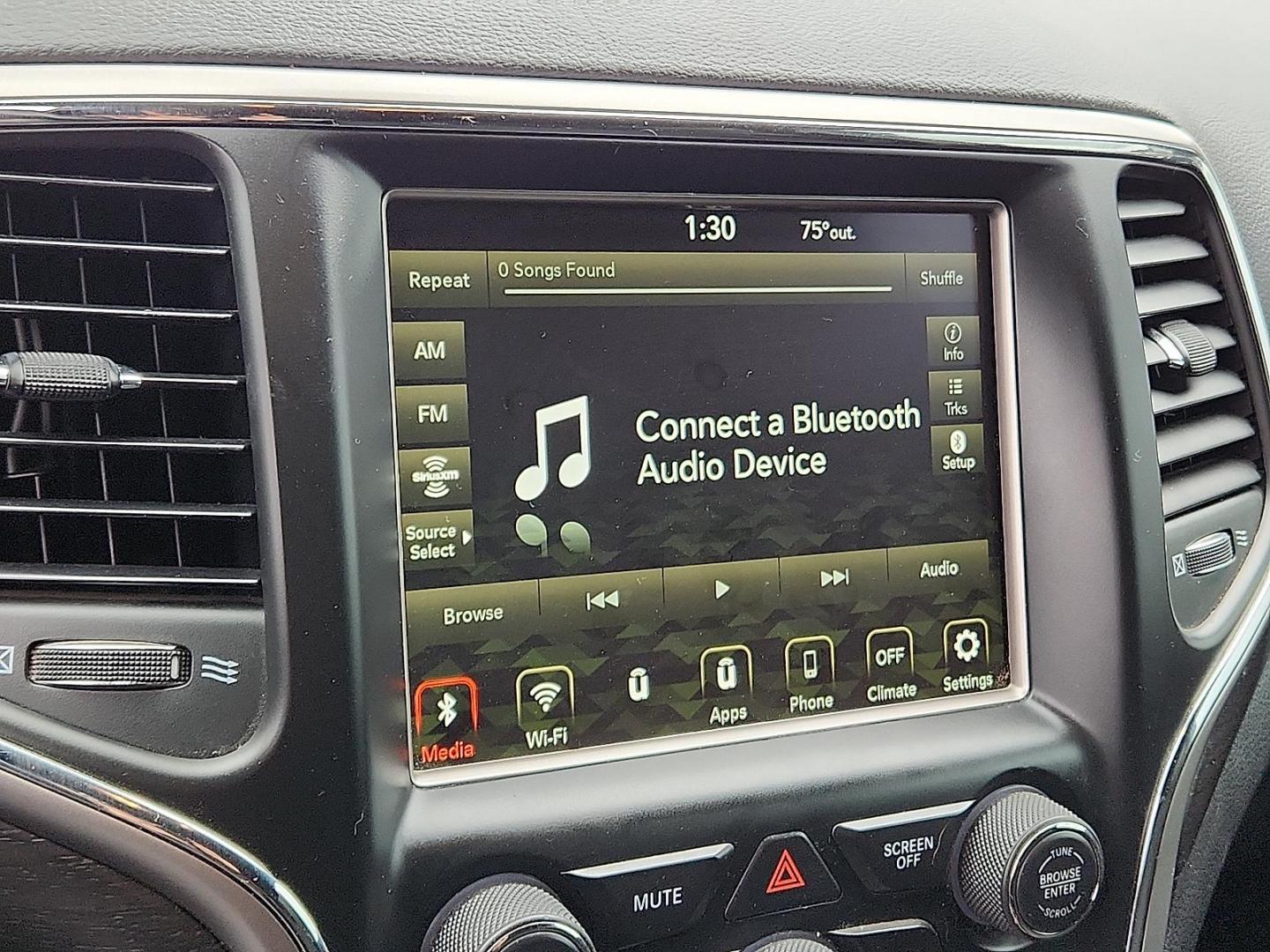 2018 WHITE Jeep Grand Cherokee Laredo E 4x2 (1C4RJEAG1JC) with an Pentastar 3.6L V-6 DOHC, variable valve control, regular unleaded, engine with 293HP engine, located at 4110 Avenue Q, Lubbock, 79412, 33.556553, -101.855820 - 06/21/2025 KEY IN ENVELOPE GOD - Photo#8
