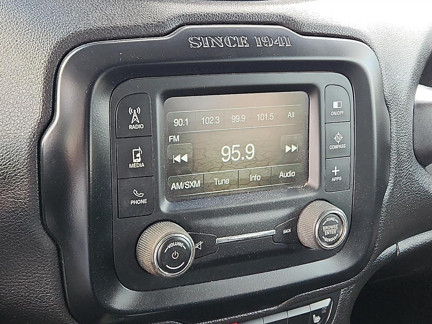 2017 GRAY Jeep Renegade Limited 4x4 (ZACCJBDBXHP) with an Tigershark MultiAir 2.4L I-4 variable valve control, regular unleaded, engine with 180HP engine, located at 4110 Avenue Q, Lubbock, 79412, 33.556553, -101.855820 - 06/21/2025 KEY IN ENVELOPE GOD - Photo#8