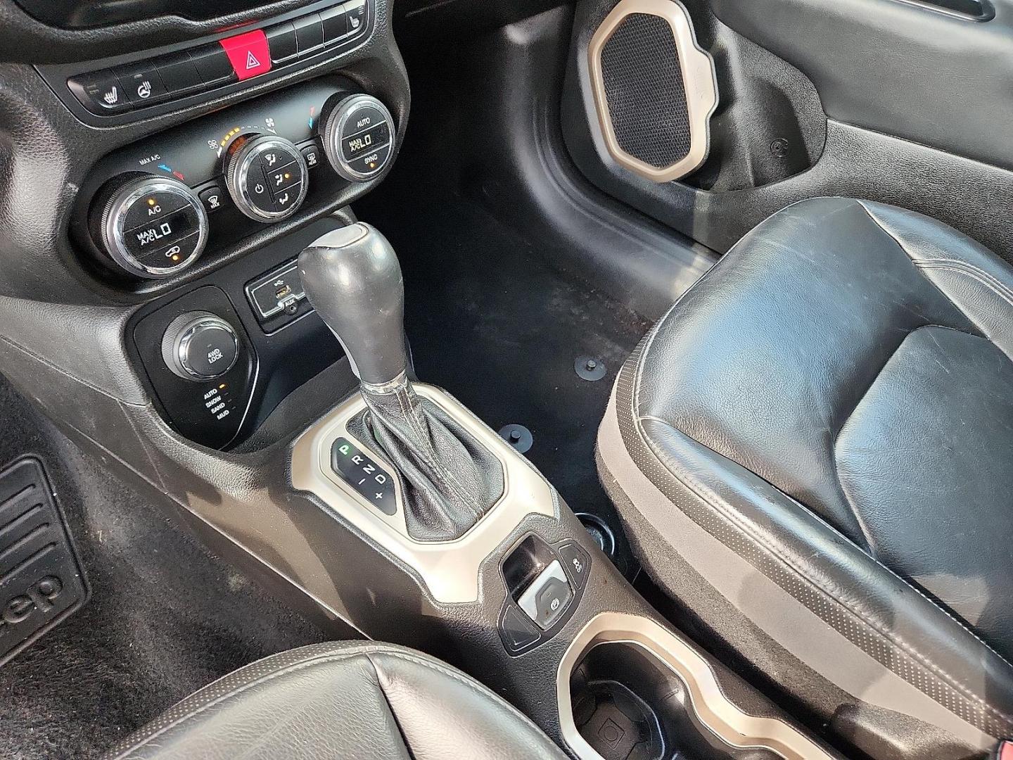 2017 GRAY Jeep Renegade Limited 4x4 (ZACCJBDBXHP) with an Tigershark MultiAir 2.4L I-4 variable valve control, regular unleaded, engine with 180HP engine, located at 4110 Avenue Q, Lubbock, 79412, 33.556553, -101.855820 - 06/21/2025 KEY IN ENVELOPE GOD - Photo#11