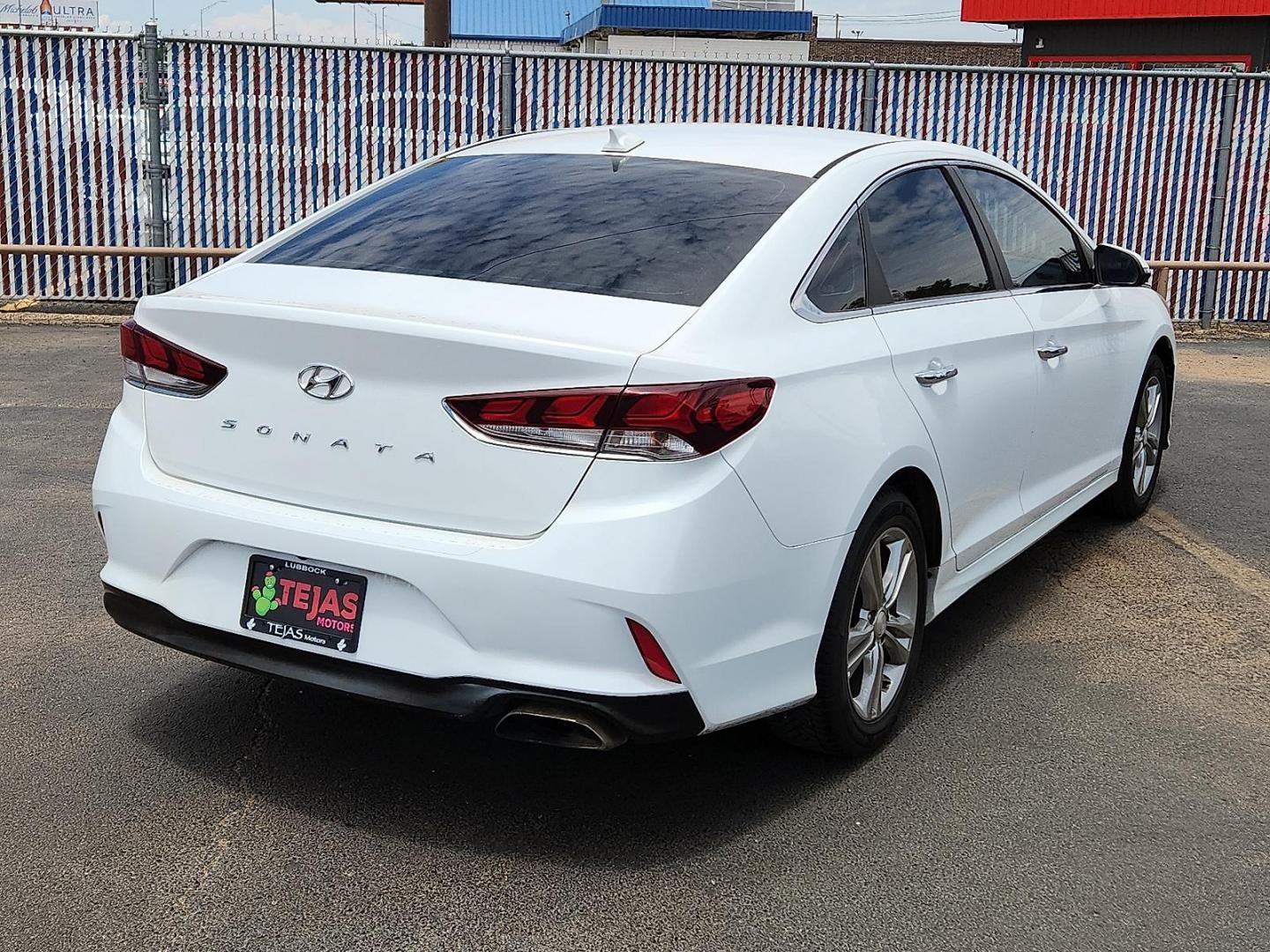 2018 WHITE Hyundai Sonata SEL+ (5NPE34AF3JH) with an 2.4L I-4 gasoline direct injection, DOHC, D-CVVT variable valve control, regular unleaded, engine with 185HP engine, located at 4110 Avenue Q, Lubbock, 79412, 33.556553, -101.855820 - Photo#1