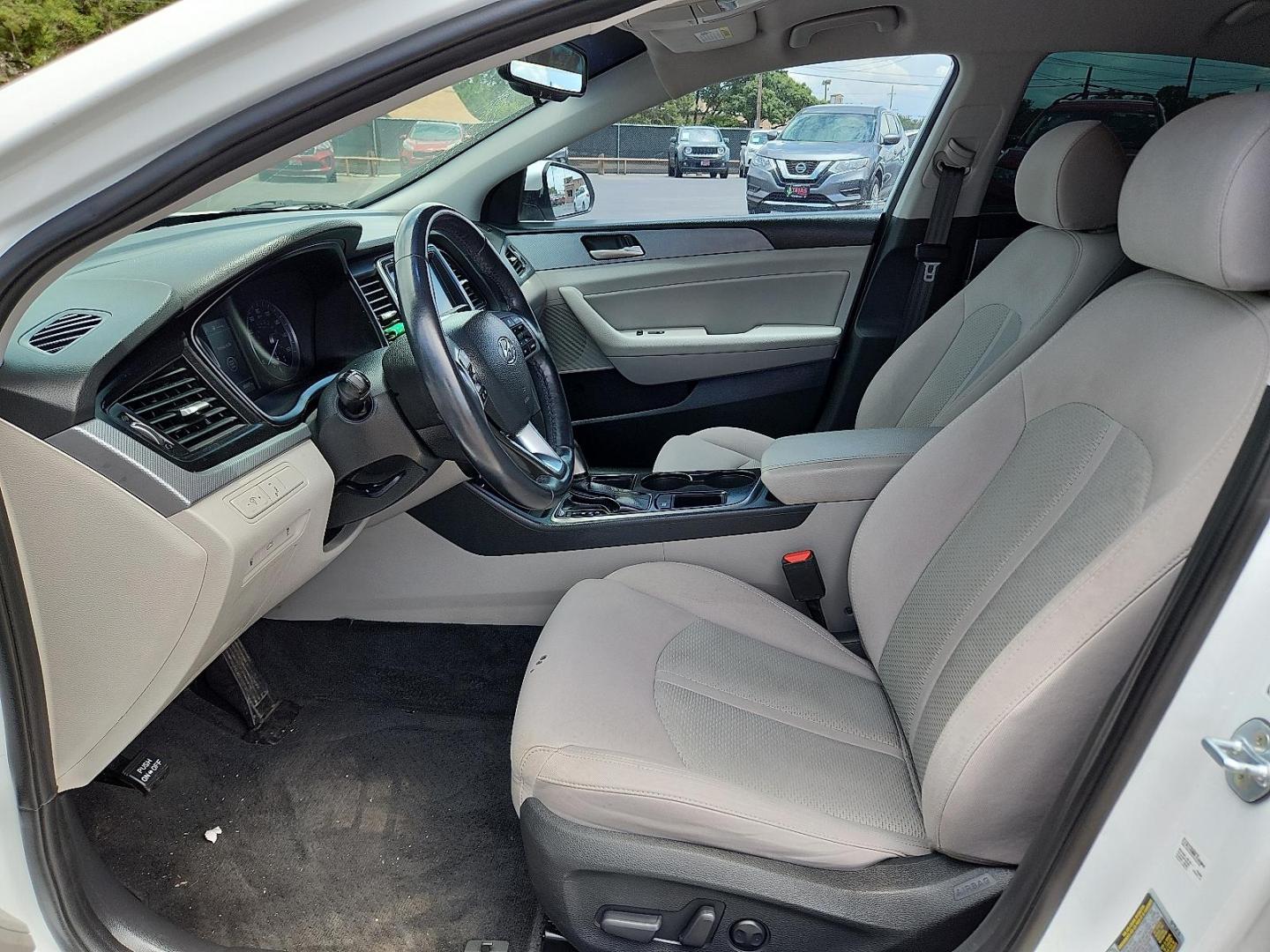 2018 WHITE Hyundai Sonata SEL+ (5NPE34AF3JH) with an 2.4L I-4 gasoline direct injection, DOHC, D-CVVT variable valve control, regular unleaded, engine with 185HP engine, located at 4110 Avenue Q, Lubbock, 79412, 33.556553, -101.855820 - Photo#6