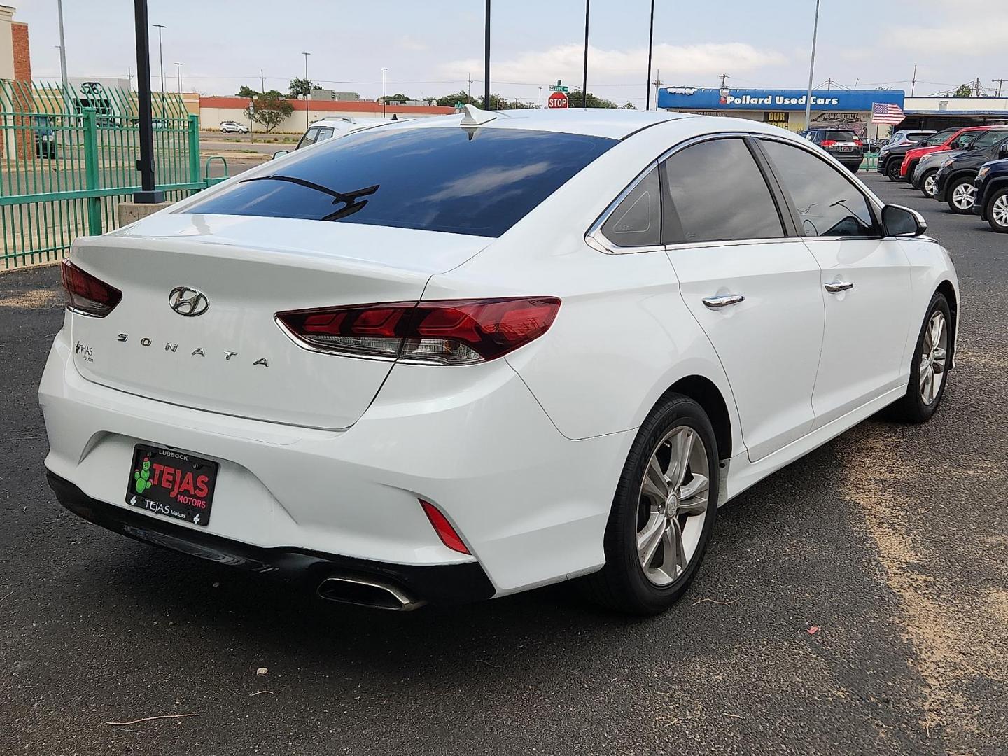 2018 Quartz White Pearl /Beige - BB Hyundai Sonata SEL+ (5NPE34AF3JH) with an 2.4L I-4 gasoline direct injection, DOHC, D-CVVT variable valve control, regular unleaded, engine with 185HP engine, located at 4110 Avenue Q, Lubbock, 79412, 33.556553, -101.855820- Photo#3
