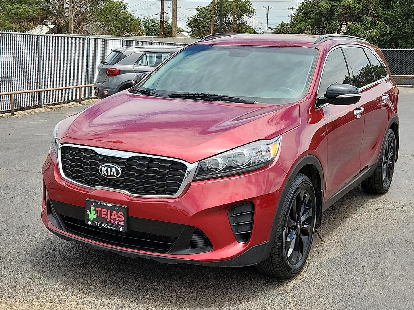 2019 red Kia Sorento 3.3L S (5XYPG4A52KG) with an Lambda II 3.3L V-6 gasoline direct injection, DOHC, D-CVVT variable valve control, regular unleaded, engine with 290HP engine, located at 4110 Avenue Q, Lubbock, 79412, 33.556553, -101.855820 - 06/20/2025 KEY IN ENVELOPE GOD - Photo#3