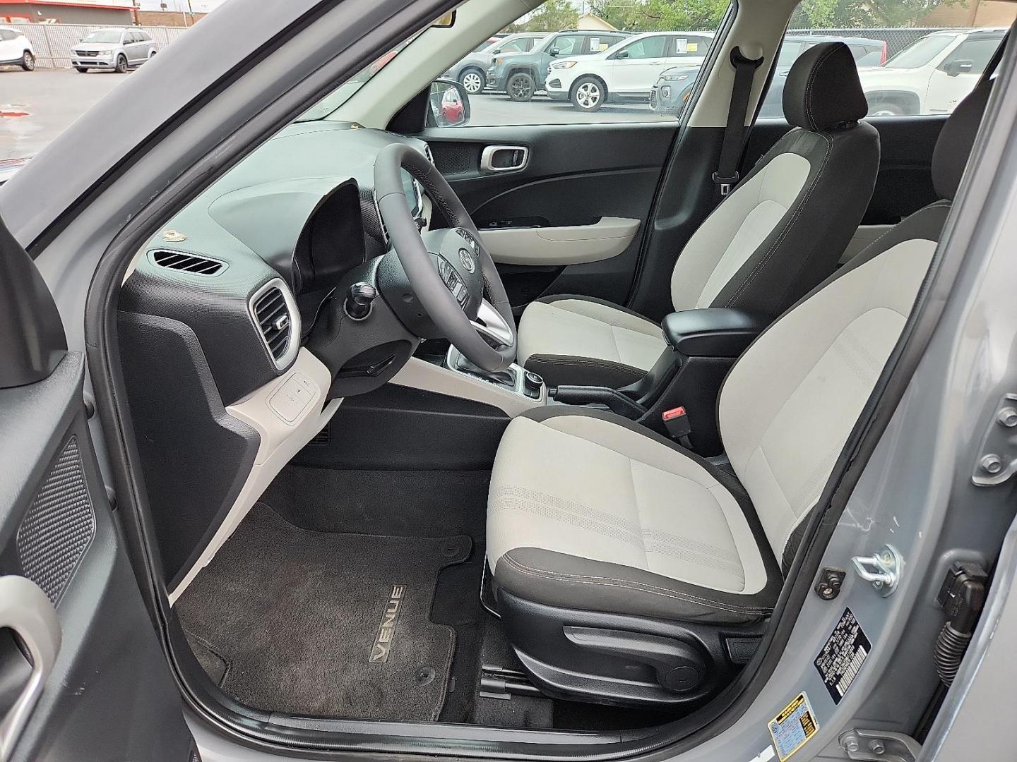 2021 Galactic Gray - R3G /Black - NNB Hyundai Venue SEL (KMHRC8A35MU) with an Smartstream 1.6L I-4 DOHC, CVVT variable valve control, regular unleaded, engine with 121HP engine, located at 4110 Avenue Q, Lubbock, 79412, 33.556553, -101.855820 - Photo#6