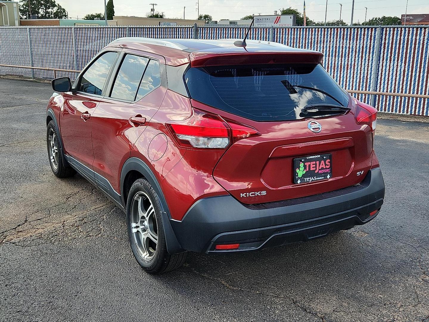 2018 RED Nissan Kicks SV (3N1CP5CU9JL) with an 1.6L I-4 DOHC, CVTCS variable valve control, regular unleaded, engine with 125HP engine, located at 4110 Avenue Q, Lubbock, 79412, 33.556553, -101.855820 - 07/05/2025 KEY IN ENVELOPE GOD - Photo#2