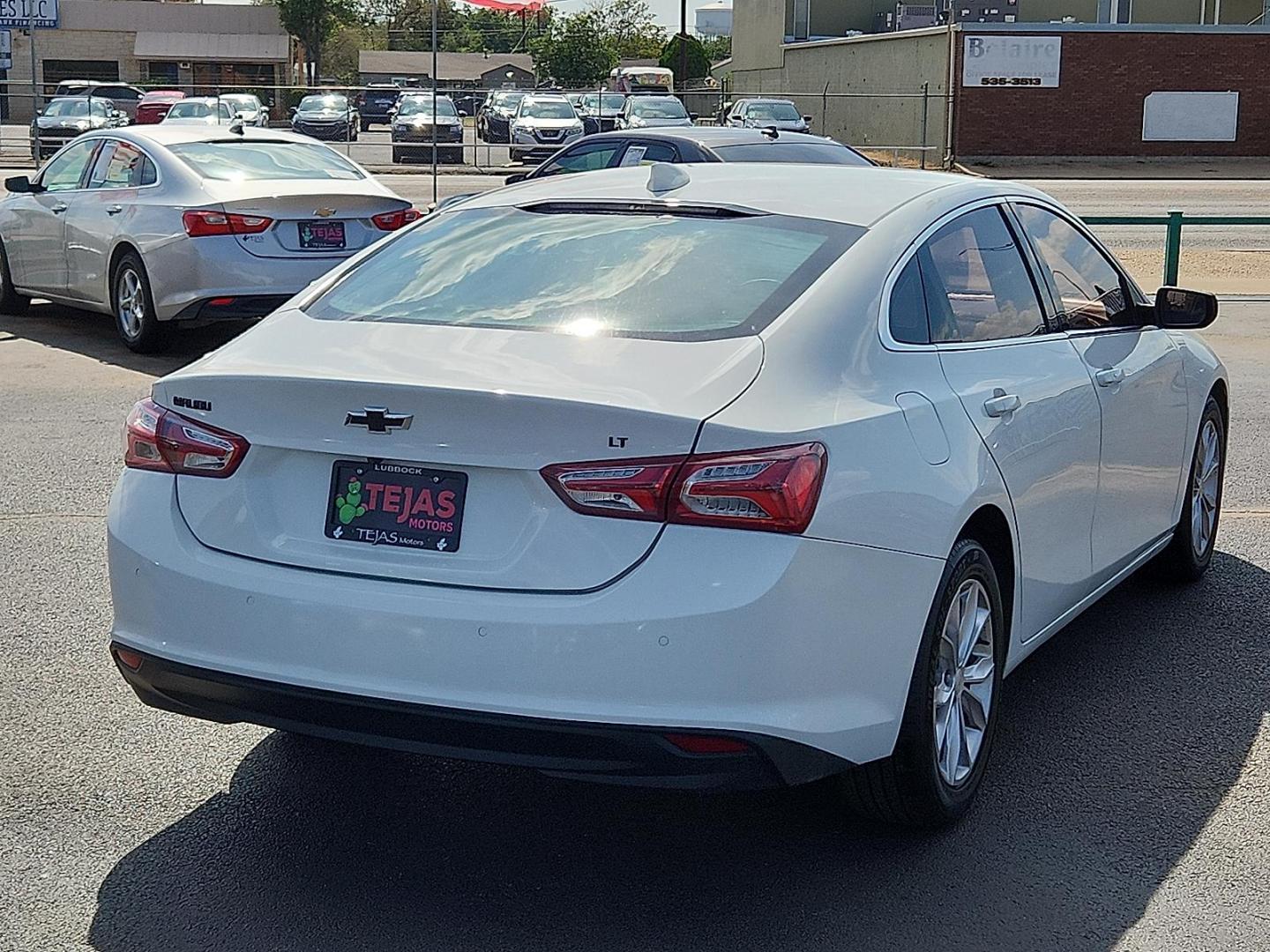 2020 WHITE Chevrolet Malibu FWD LT (1G1ZD5ST5LF) with an ECOTEC 1.5L I-4 gasoline direct injection, DOHC, VVT variable valve control, intercooled turbo, regular unleaded, engine with 160HP engine, located at 4110 Avenue Q, Lubbock, 79412, 33.556553, -101.855820 - 07/12/2025 KEY IN ENVELOPE GOD - Photo#1
