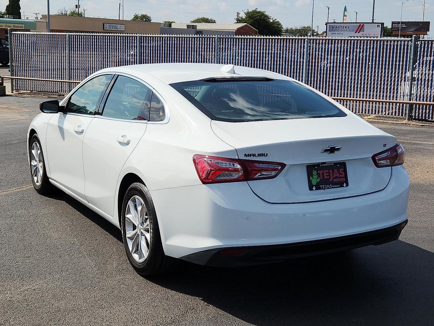 2020 WHITE Chevrolet Malibu FWD LT (1G1ZD5ST5LF) with an ECOTEC 1.5L I-4 gasoline direct injection, DOHC, VVT variable valve control, intercooled turbo, regular unleaded, engine with 160HP engine, located at 4110 Avenue Q, Lubbock, 79412, 33.556553, -101.855820 - 07/12/2025 KEY IN ENVELOPE GOD - Photo#2