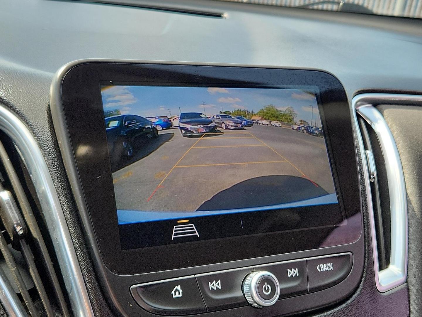 2020 WHITE Chevrolet Malibu FWD LT (1G1ZD5ST5LF) with an ECOTEC 1.5L I-4 gasoline direct injection, DOHC, VVT variable valve control, intercooled turbo, regular unleaded, engine with 160HP engine, located at 4110 Avenue Q, Lubbock, 79412, 33.556553, -101.855820 - 07/12/2025 KEY IN ENVELOPE GOD - Photo#7