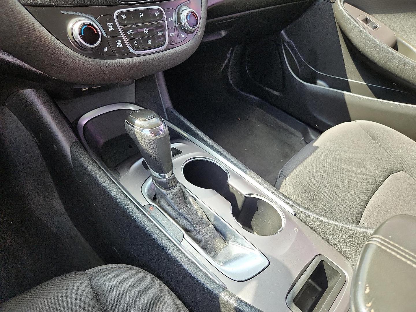 2020 WHITE Chevrolet Malibu FWD LT (1G1ZD5ST5LF) with an ECOTEC 1.5L I-4 gasoline direct injection, DOHC, VVT variable valve control, intercooled turbo, regular unleaded, engine with 160HP engine, located at 4110 Avenue Q, Lubbock, 79412, 33.556553, -101.855820 - 07/12/2025 KEY IN ENVELOPE GOD - Photo#11