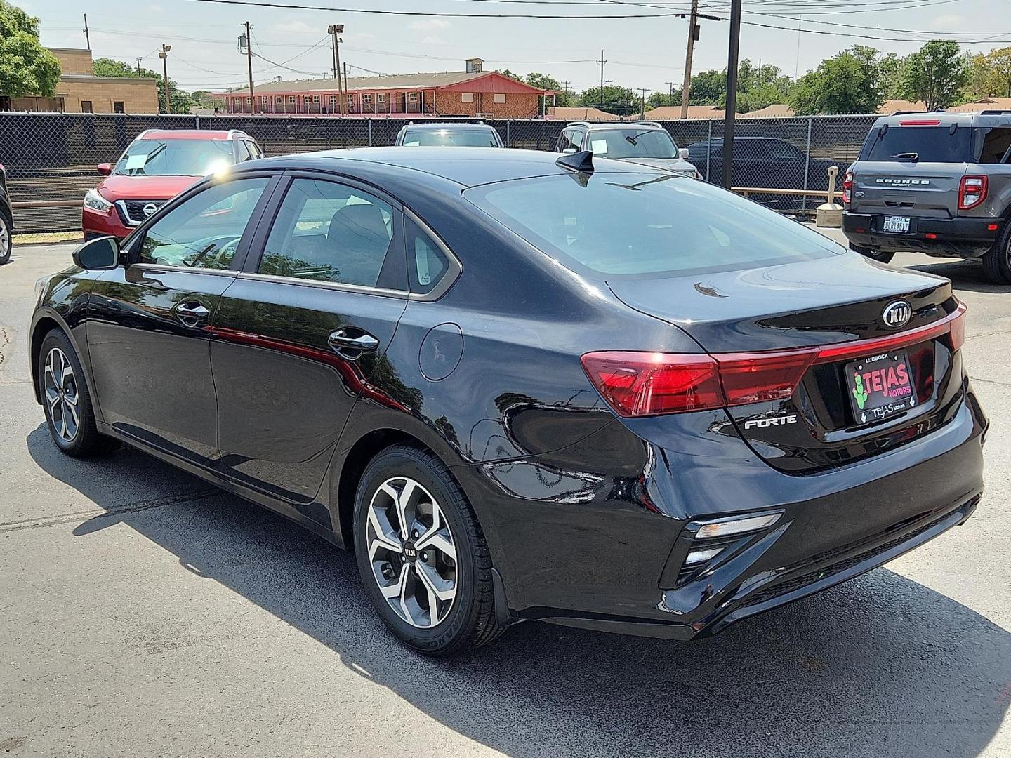 2021 Aurora Black - ABP /Black - WK Kia Forte LXS (3KPF24AD8ME) with an 2L I-4 DOHC, D-CVVT variable valve control, regular unleaded, engine with 147HP engine, located at 4110 Avenue Q, Lubbock, 79412, 33.556553, -101.855820 - Photo#3
