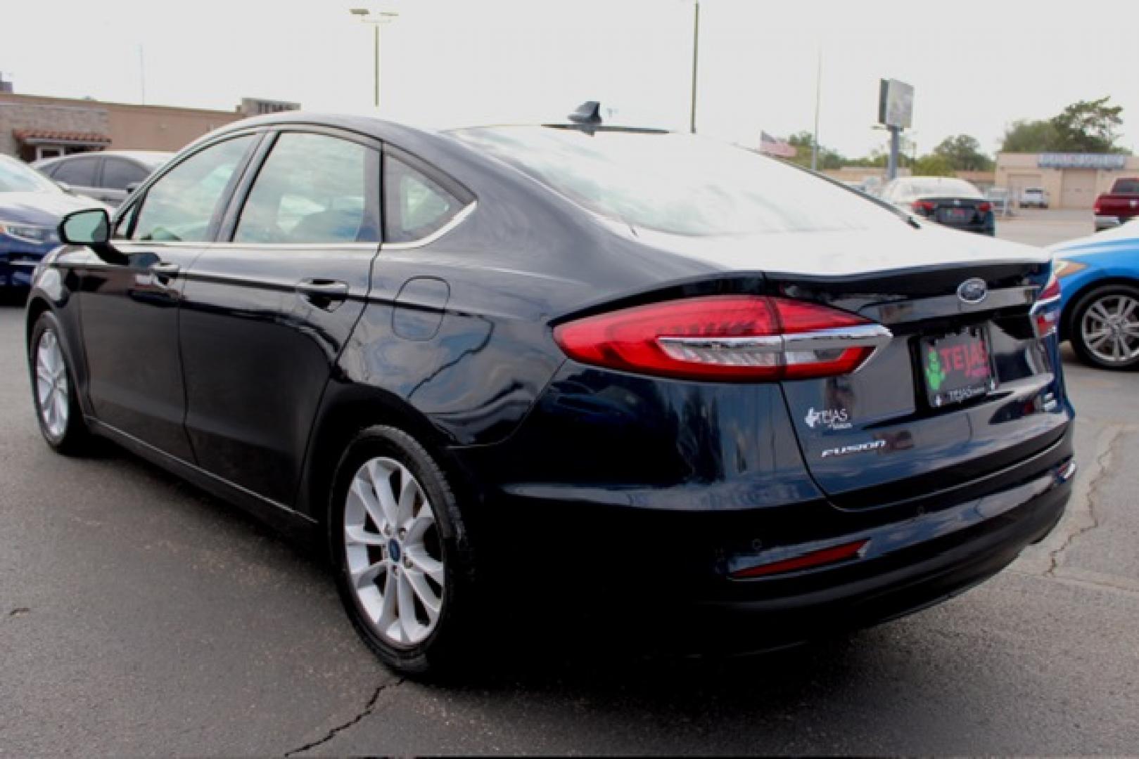 2020 Alto Blue Metallic Tinted Clearcoat - L3 /Ebony - DT Ford Fusion SE (3FA6P0HD3LR) with an EcoBoost 1.5L I-4 gasoline direct injection, DOHC, variable valve control, intercooled turbo, regular unleaded, engine with 181HP engine, located at 4110 Avenue Q, Lubbock, 79412, 33.556553, -101.855820 - 07/19/2025 KEY IN ENVELOPE GOD- Photo#3