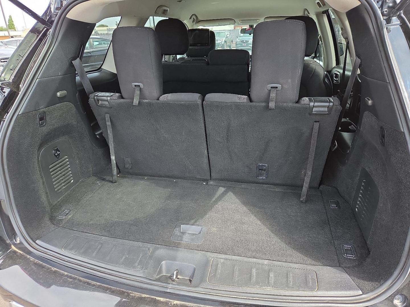 2019 Magnetic Black Pearl - G41 /Charcoal - G Nissan Pathfinder S (5N1DR2MN0KC) with an 3.5L V-6 gasoline direct injection, DOHC, variable valve control, regular unleaded, engine with 284HP engine, located at 4110 Avenue Q, Lubbock, 79412, 33.556553, -101.855820 - 07/23/2025 KEY IN ENVELOPE GOD - Photo#5