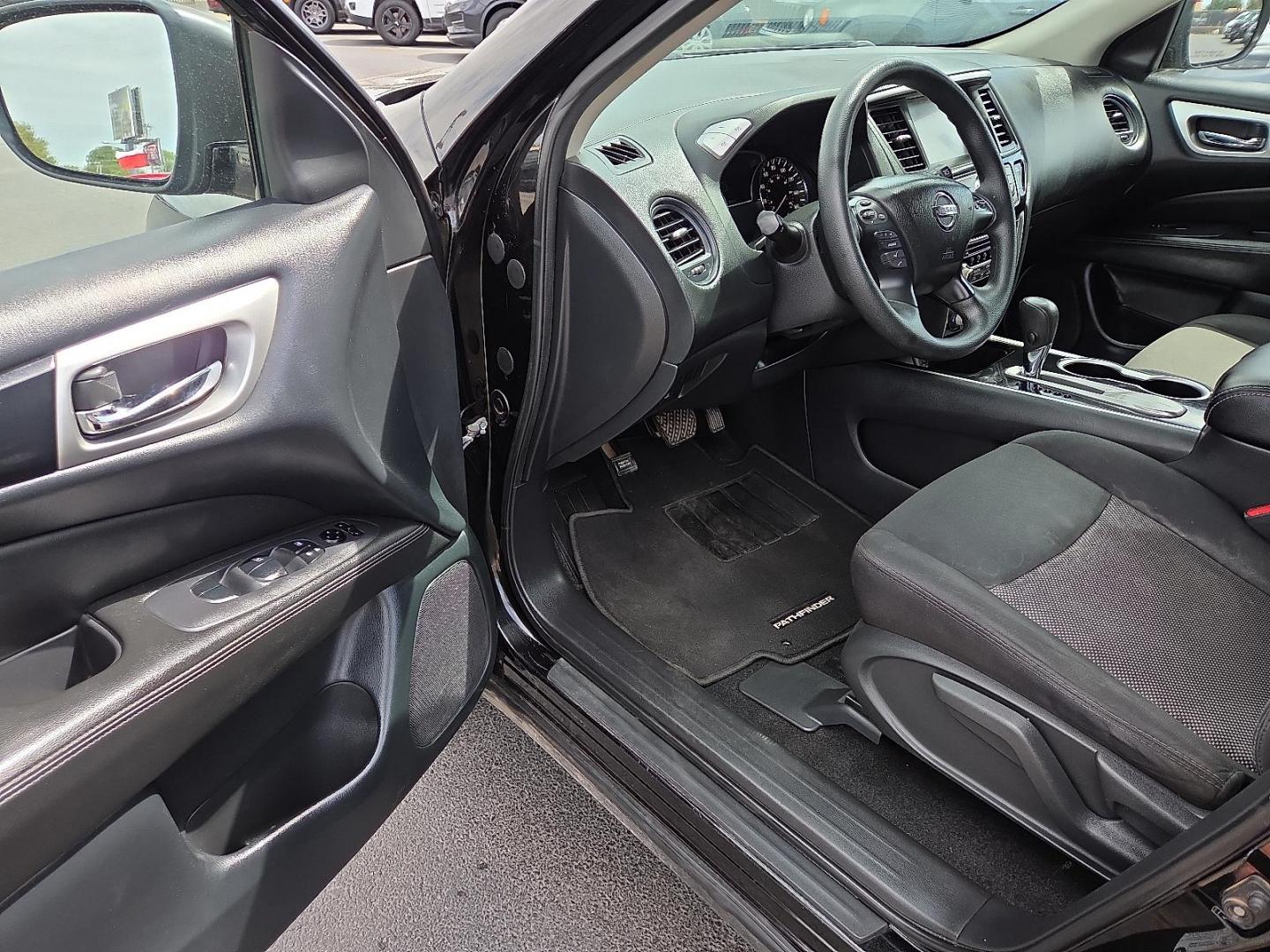2019 Magnetic Black Pearl - G41 /Charcoal - G Nissan Pathfinder S (5N1DR2MN0KC) with an 3.5L V-6 gasoline direct injection, DOHC, variable valve control, regular unleaded, engine with 284HP engine, located at 4110 Avenue Q, Lubbock, 79412, 33.556553, -101.855820 - 07/23/2025 KEY IN ENVELOPE GOD - Photo#7