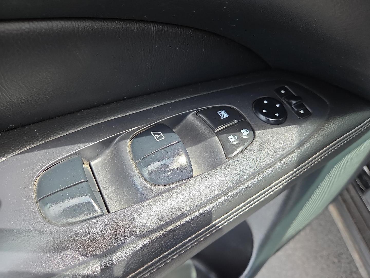 2019 Magnetic Black Pearl - G41 /Charcoal - G Nissan Pathfinder S (5N1DR2MN0KC) with an 3.5L V-6 gasoline direct injection, DOHC, variable valve control, regular unleaded, engine with 284HP engine, located at 4110 Avenue Q, Lubbock, 79412, 33.556553, -101.855820 - 07/23/2025 KEY IN ENVELOPE GOD - Photo#9