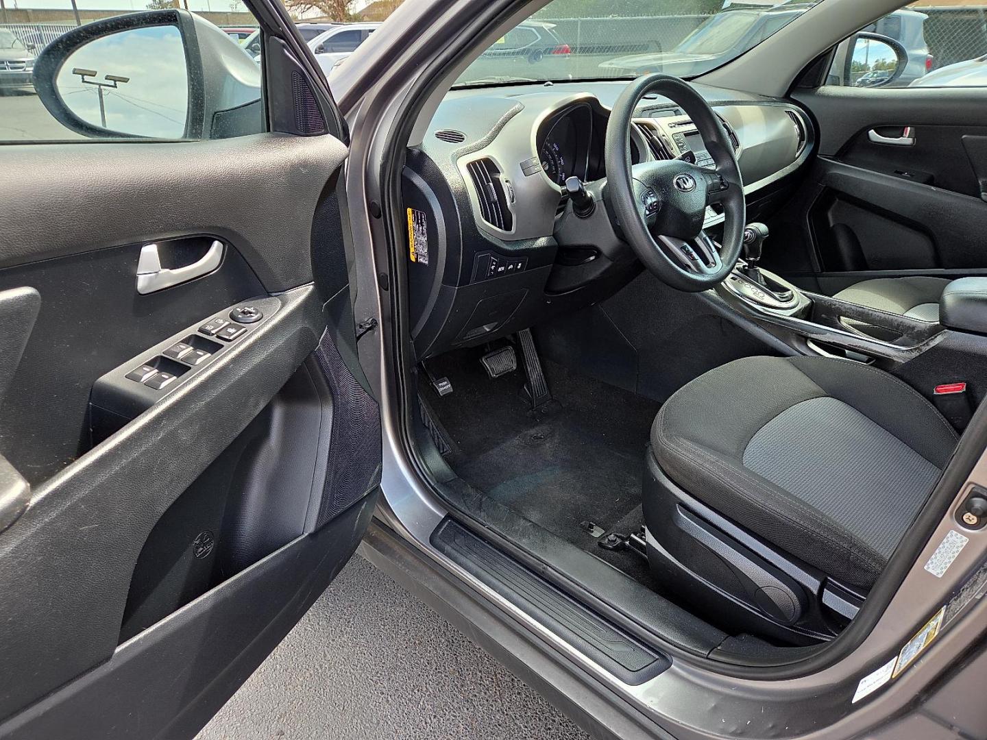 2016 Mineral Silver - E6S /Black - WK Kia Sportage LX (KNDPB3AC2G7) with an Theta II 2.4L I-4 gasoline direct injection, DOHC, D-CVVT variable valve control, regular unleaded, engine with 182HP engine, located at 4110 Avenue Q, Lubbock, 79412, 33.556553, -101.855820 - 07/23/2025 KEY IN ENVELOPE GOD - Photo#9