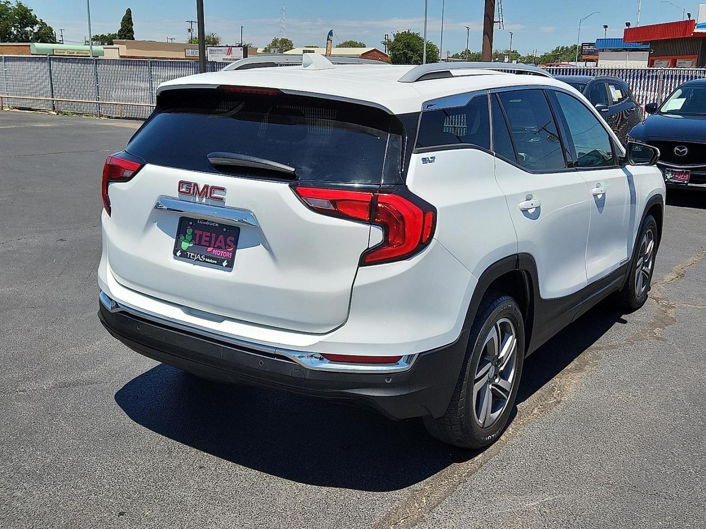 2020 Summit White - GAZ /Jet Black - H0Y GMC Terrain AWD SLT (3GKALVEV8LL) with an 1.5L I-4 gasoline direct injection, DOHC, variable valve control, intercooled turbo, regular unleaded, engine with 170HP engine, located at 4110 Avenue Q, Lubbock, 79412, 33.556553, -101.855820 - Photo#1