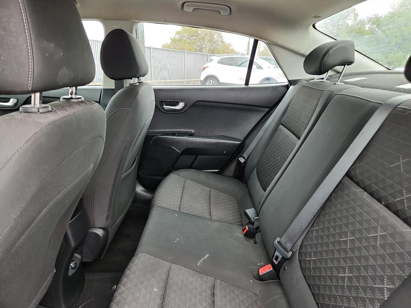 2022 GRAY Kia Rio S (3KPA24AD5NE) with an Gamma-II 1.6L I-4 DOHC, variable valve control, regular unleaded, engine with 120HP engine, located at 4110 Avenue Q, Lubbock, 79412, 33.556553, -101.855820 - Photo#4