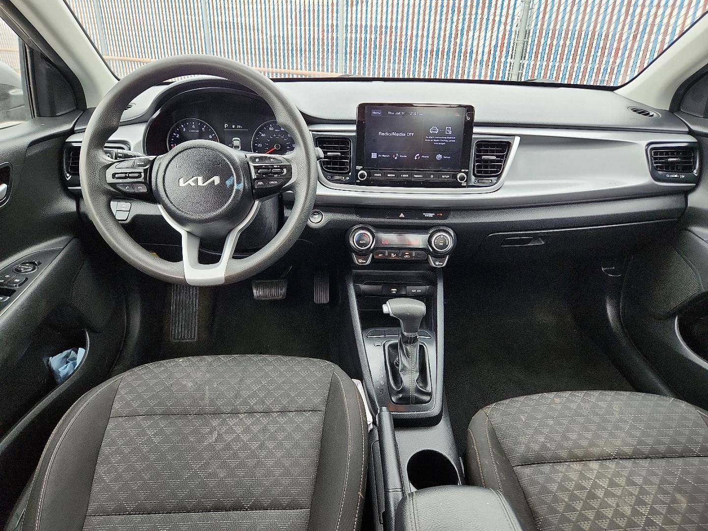 2022 GRAY Kia Rio S (3KPA24AD5NE) with an Gamma-II 1.6L I-4 DOHC, variable valve control, regular unleaded, engine with 120HP engine, located at 4110 Avenue Q, Lubbock, 79412, 33.556553, -101.855820 - Photo#5