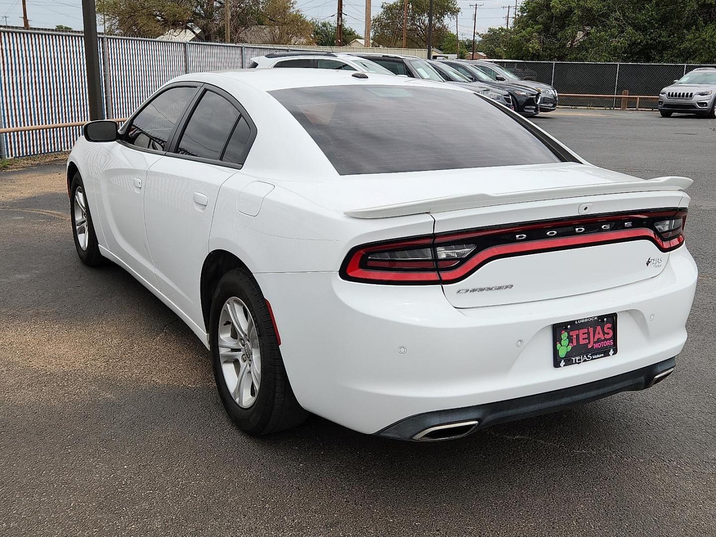 2019 WHITE Dodge Charger SXT RWD (2C3CDXBG1KH) with an Pentastar 3.6L V-6 DOHC, variable valve control, regular unleaded, engine with 292HP engine, located at 4110 Avenue Q, Lubbock, 79412, 33.556553, -101.855820 - Photo#2