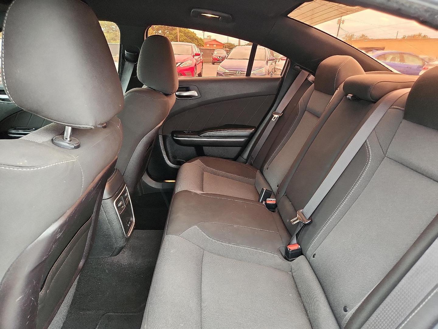 2019 WHITE Dodge Charger SXT RWD (2C3CDXBG1KH) with an Pentastar 3.6L V-6 DOHC, variable valve control, regular unleaded, engine with 292HP engine, located at 4110 Avenue Q, Lubbock, 79412, 33.556553, -101.855820 - Photo#4